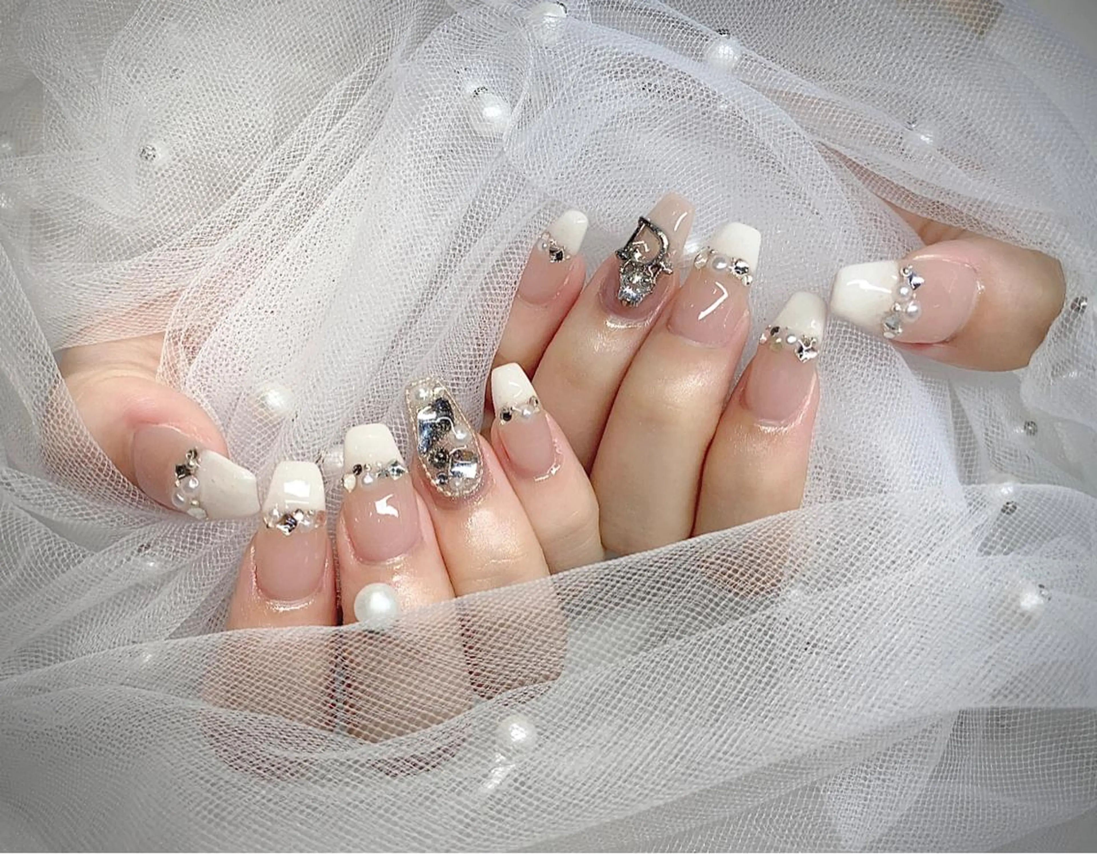 ネイル I-nailロング /ワンホン/キラキラのネイルデザイン