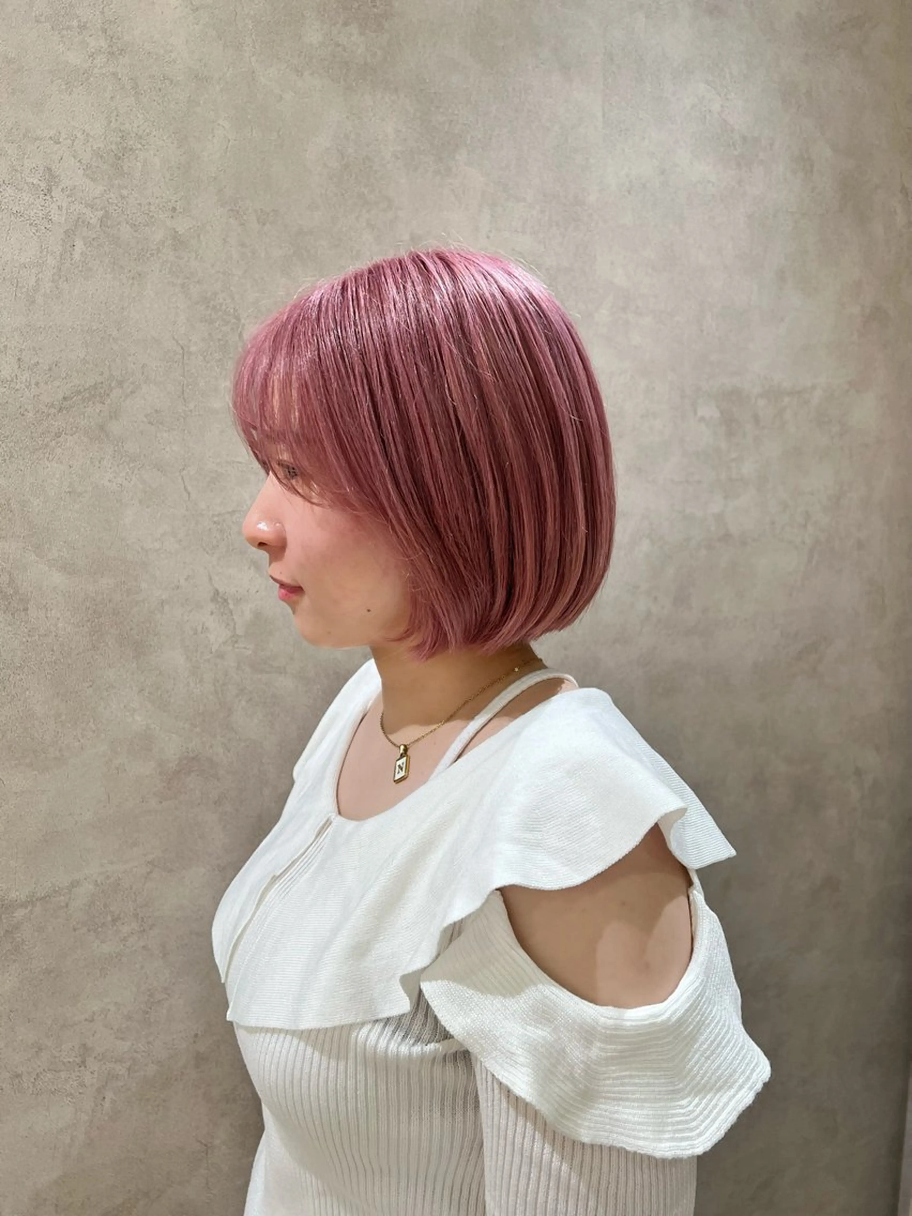 ミディアム カラー ヘアアレンジ ブリーチ ピンクカラー ボブ 茂木 未海のヘアスタイル