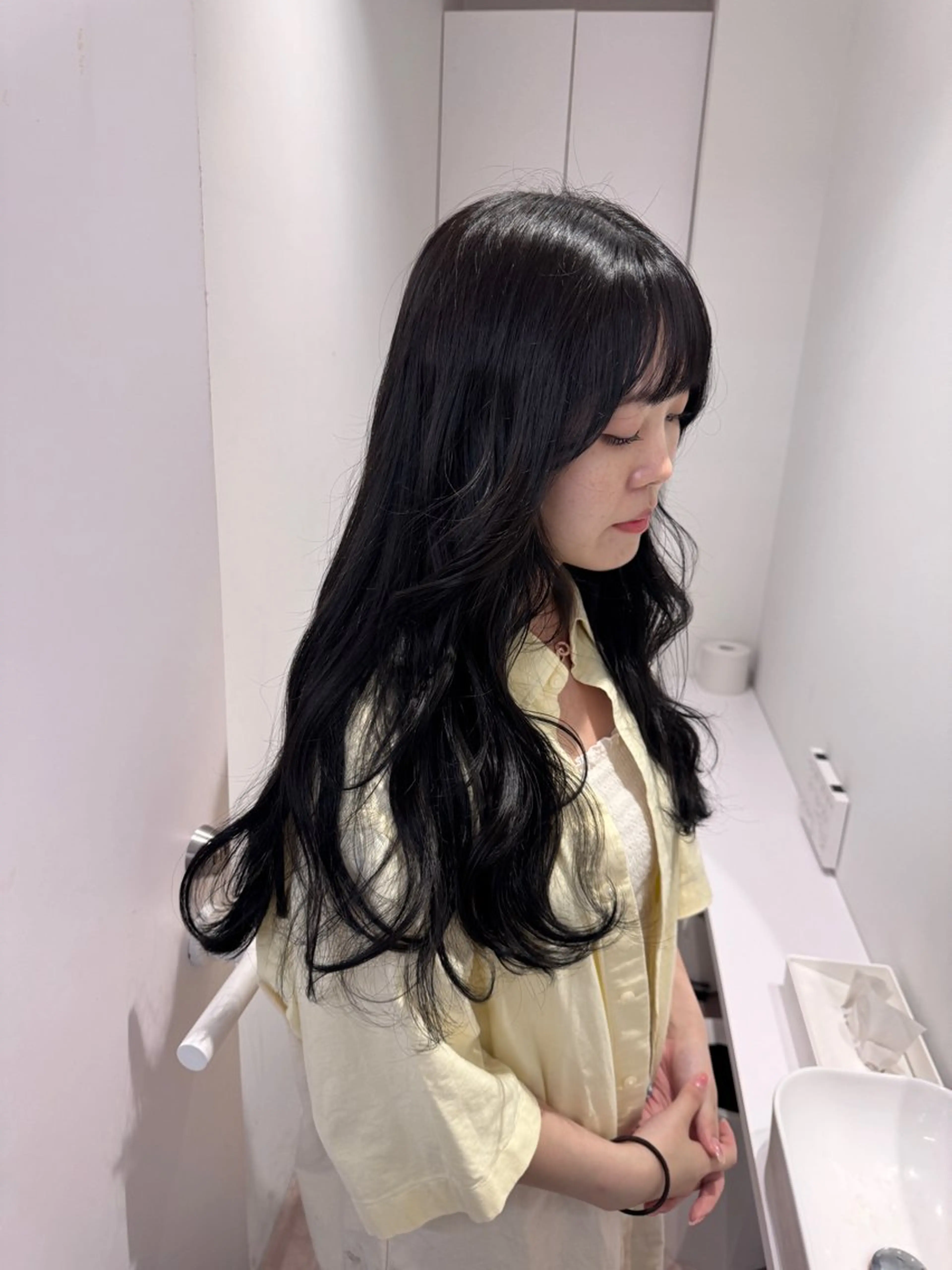 ロング ヘアカラー 透明感カラー🫧⌇ AO🫐🩵のヘアスタイル