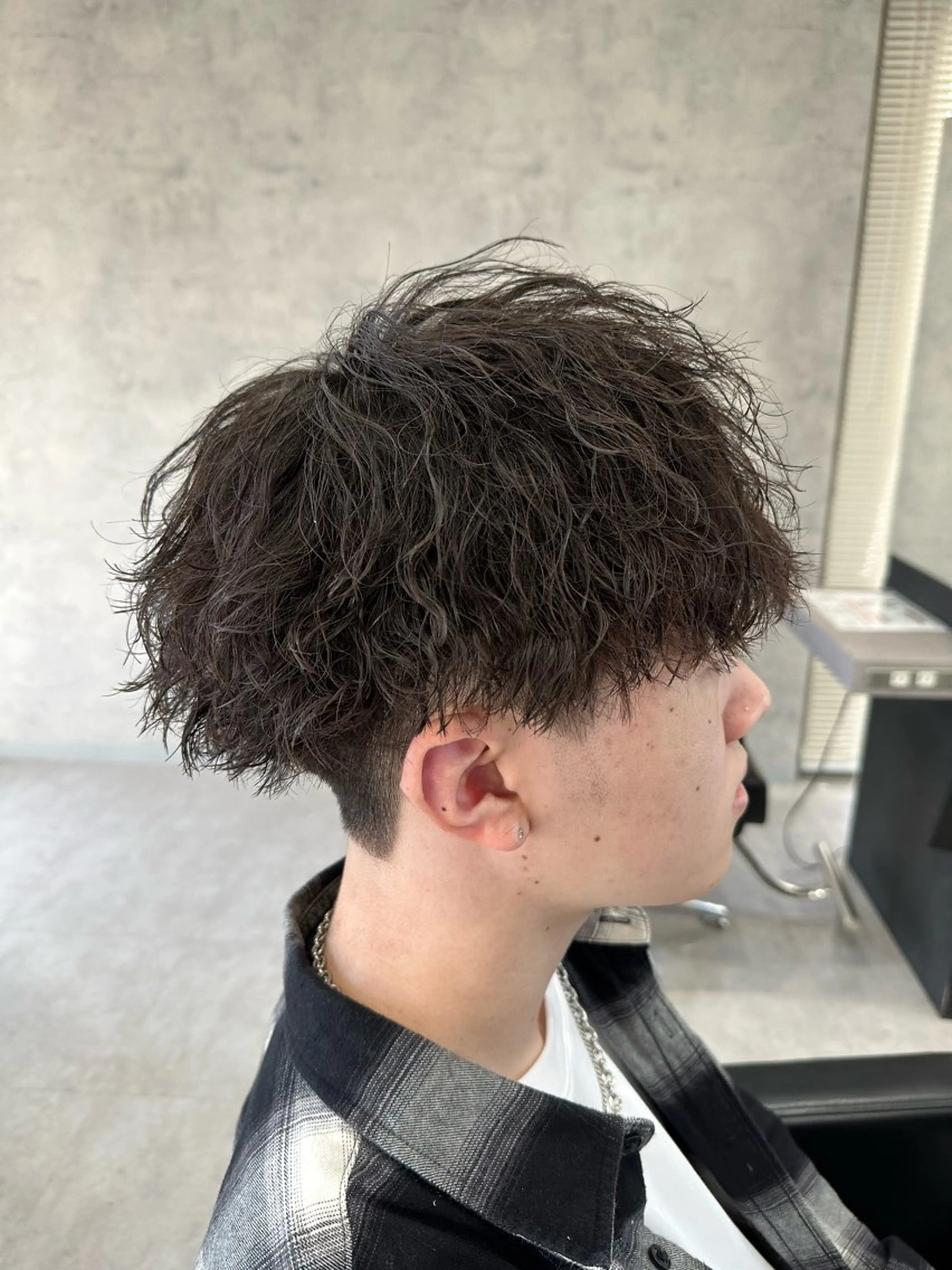 ショート パーマ メンズ カット ユウ🪄 パーマ指名No1のヘアスタイル