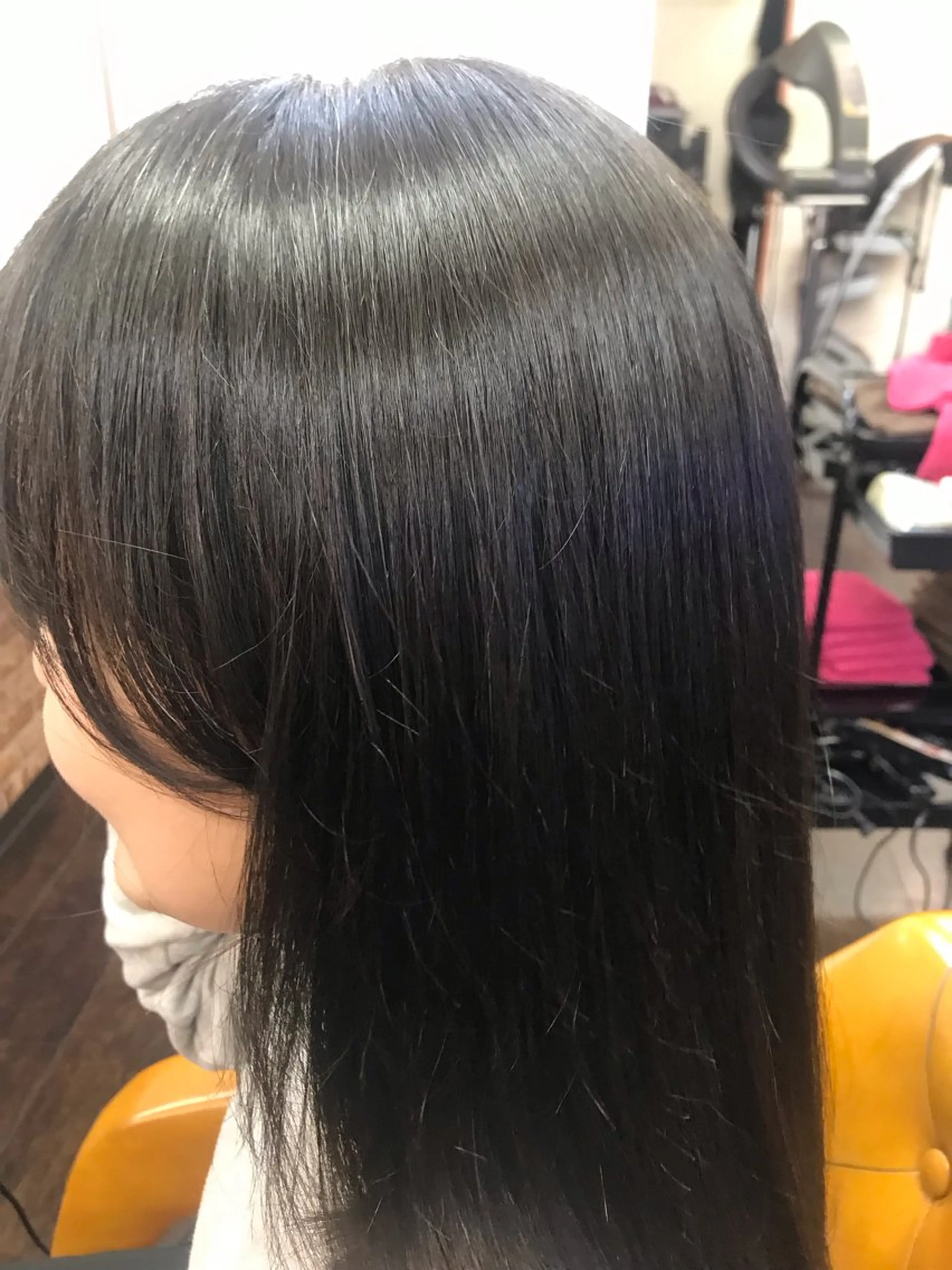 セミロング パーマ 桧山 真のヘアスタイル