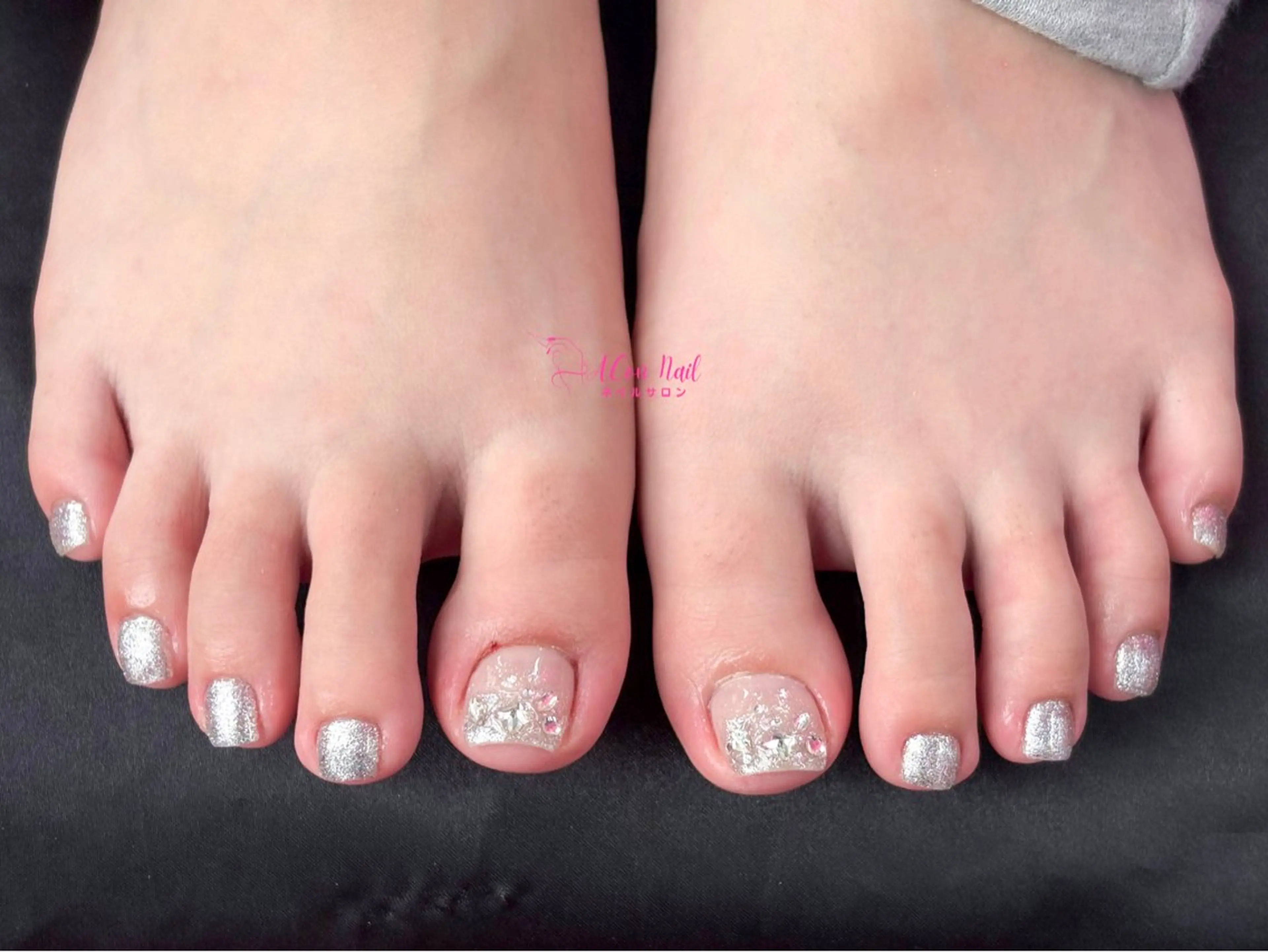 ネイル 桜ネイル 長さ出し フラワーネイル フレンチネイル ジェルネイル フットネイル AConNailSalon所属・ACon NailSalonのネイルデザイン