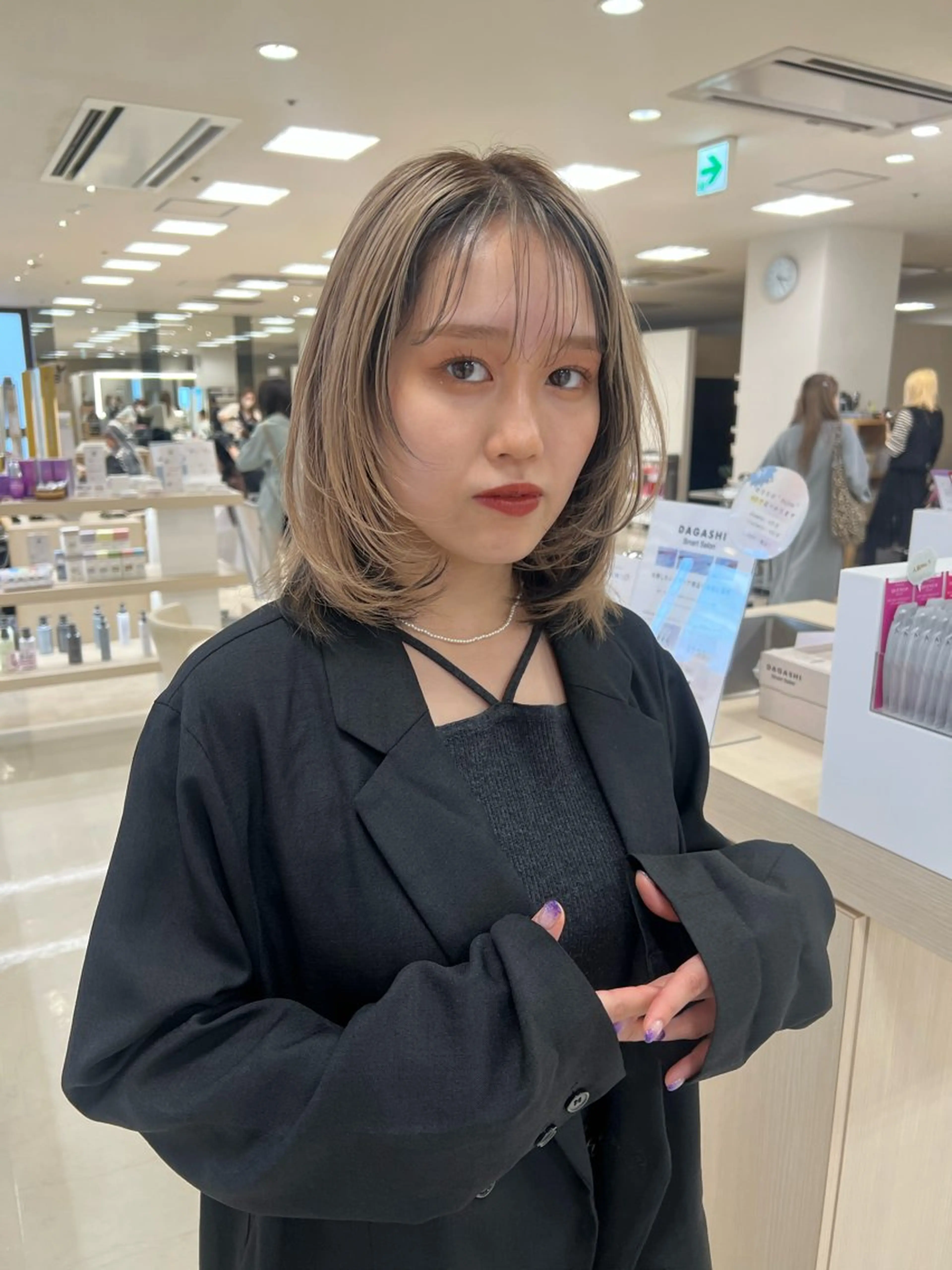 ミディアム カラー ミディアムレイヤー デザインカラー インナーカラー レイヤーカット ウルフカット カット トリートメント ヘアセット ハイトーン/ウルフ /レイヤー/坂野幸伸のヘアスタイル