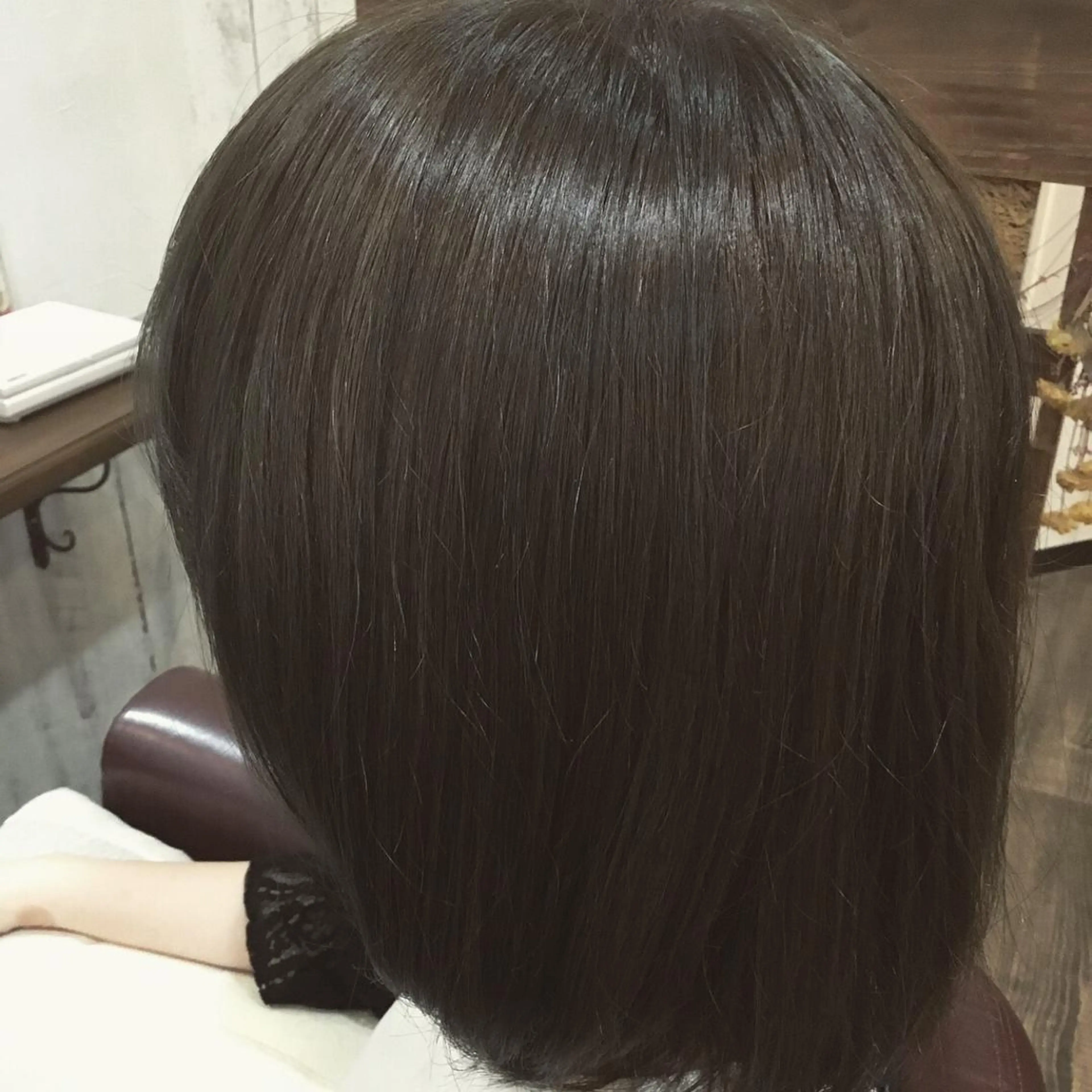 ミディアム カラー embrace エンブレイスのヘアスタイル