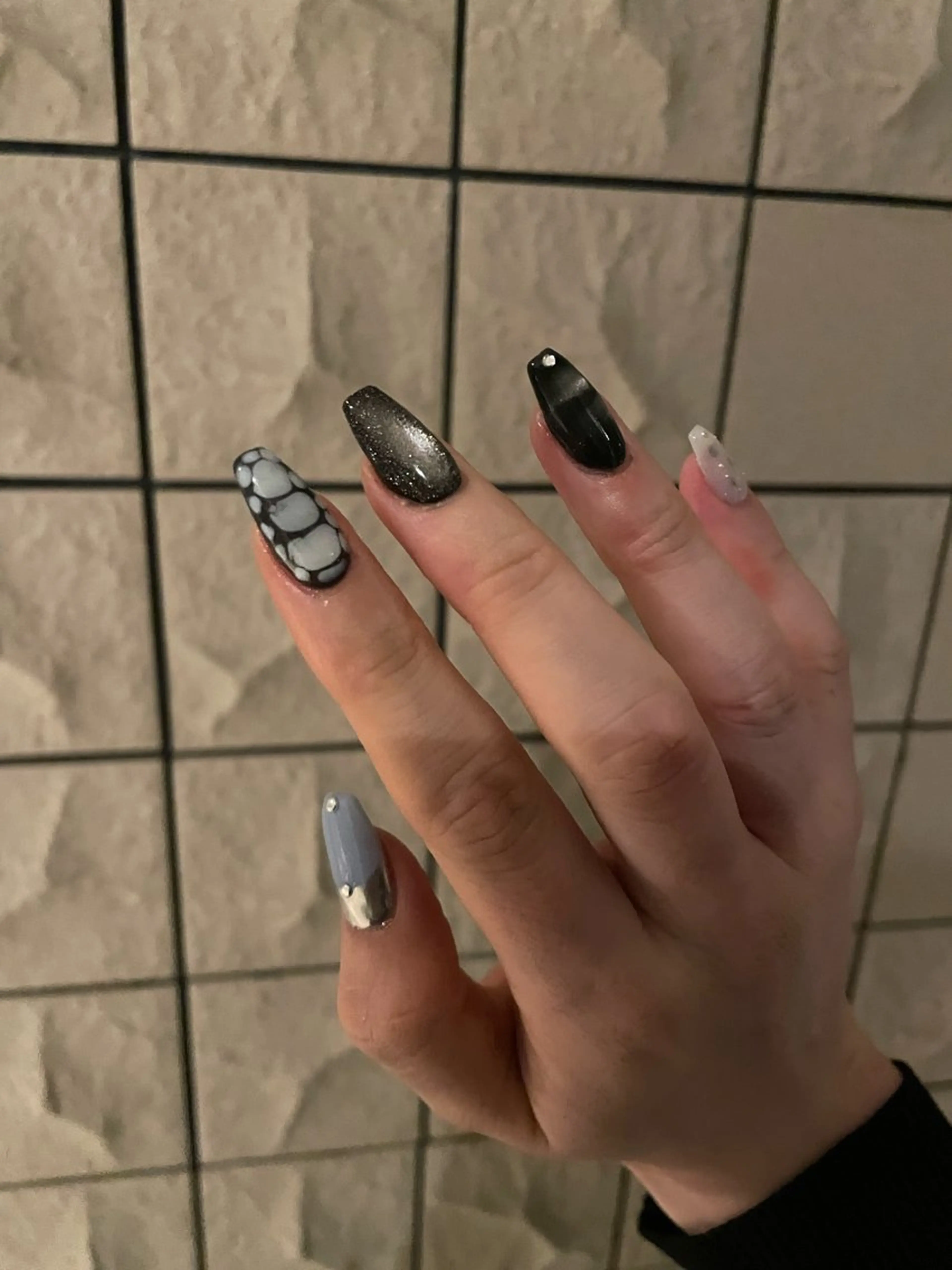 ネイル ハンドネイル フットネイル with hues AYAのネイルデザイン