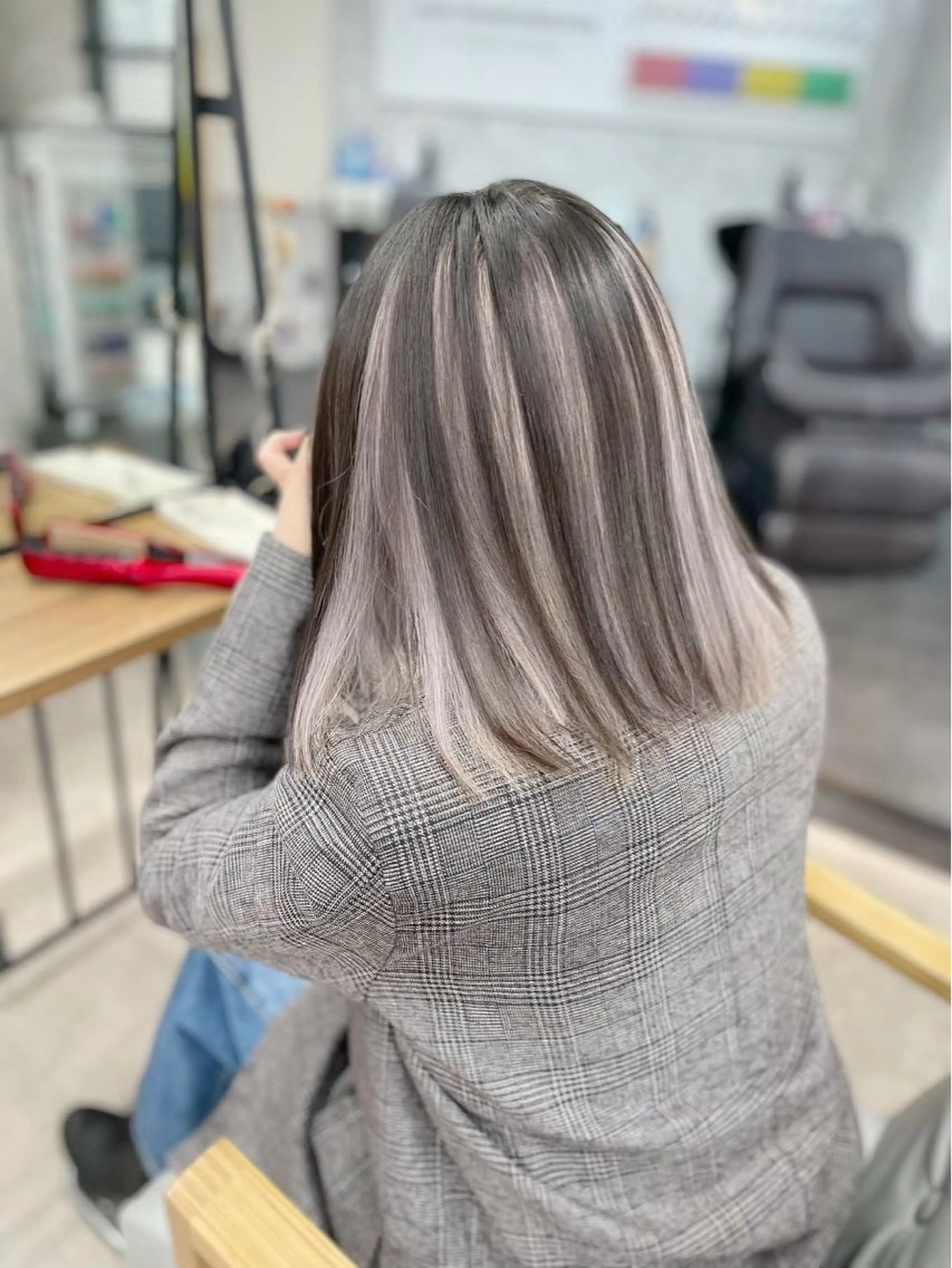 カラー まえの みほのヘアスタイル