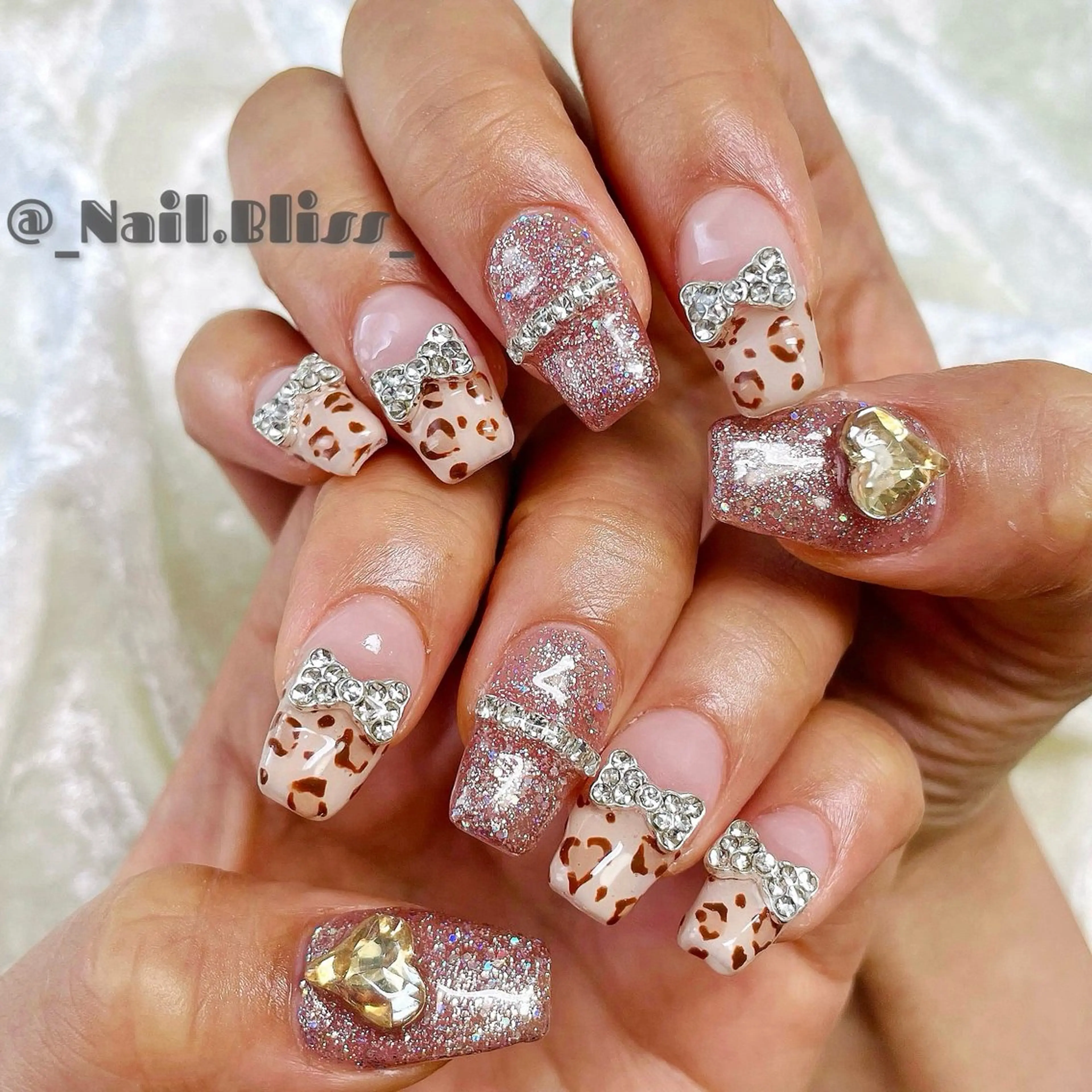 ネイル ブラウン ピンク リボン ハンドネイル NAIL BLISSのネイルデザイン