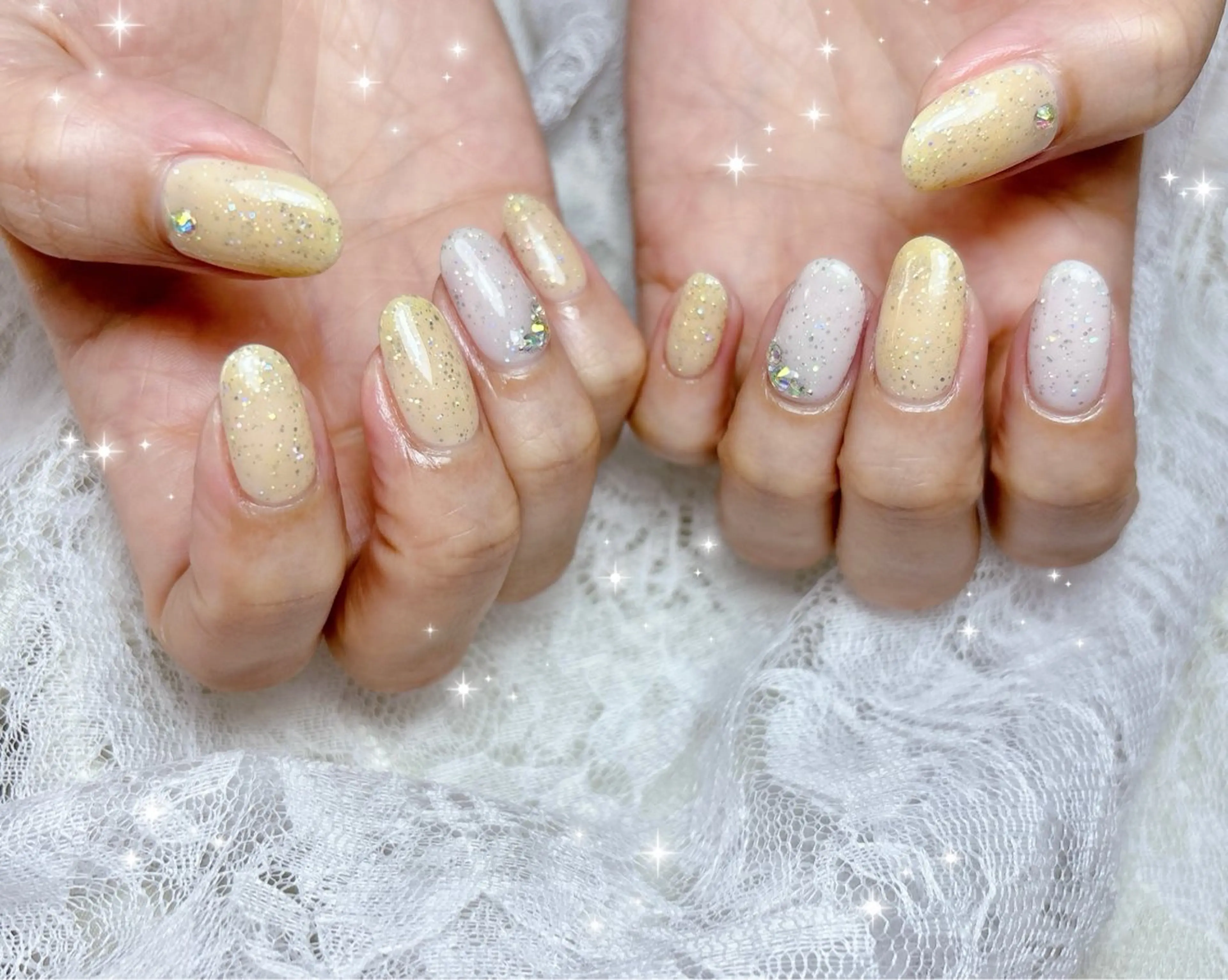 ネイル キラキラネイル 黄色 ハンドネイル FLARE NAIL フレアネイルのネイルデザイン