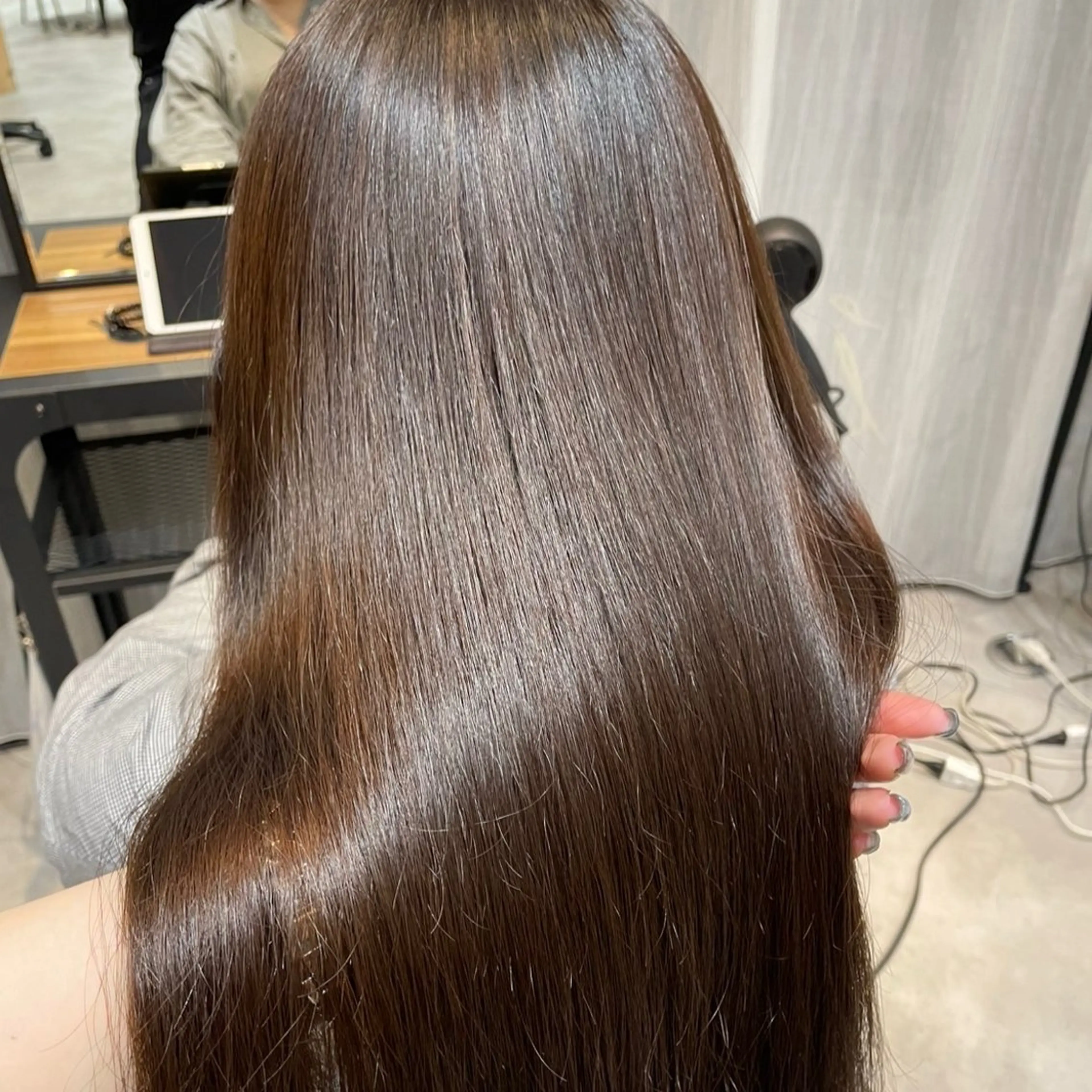 ロング こはる.⋆𝜗𝜚／ 谷町／透明感カラーのヘアスタイル