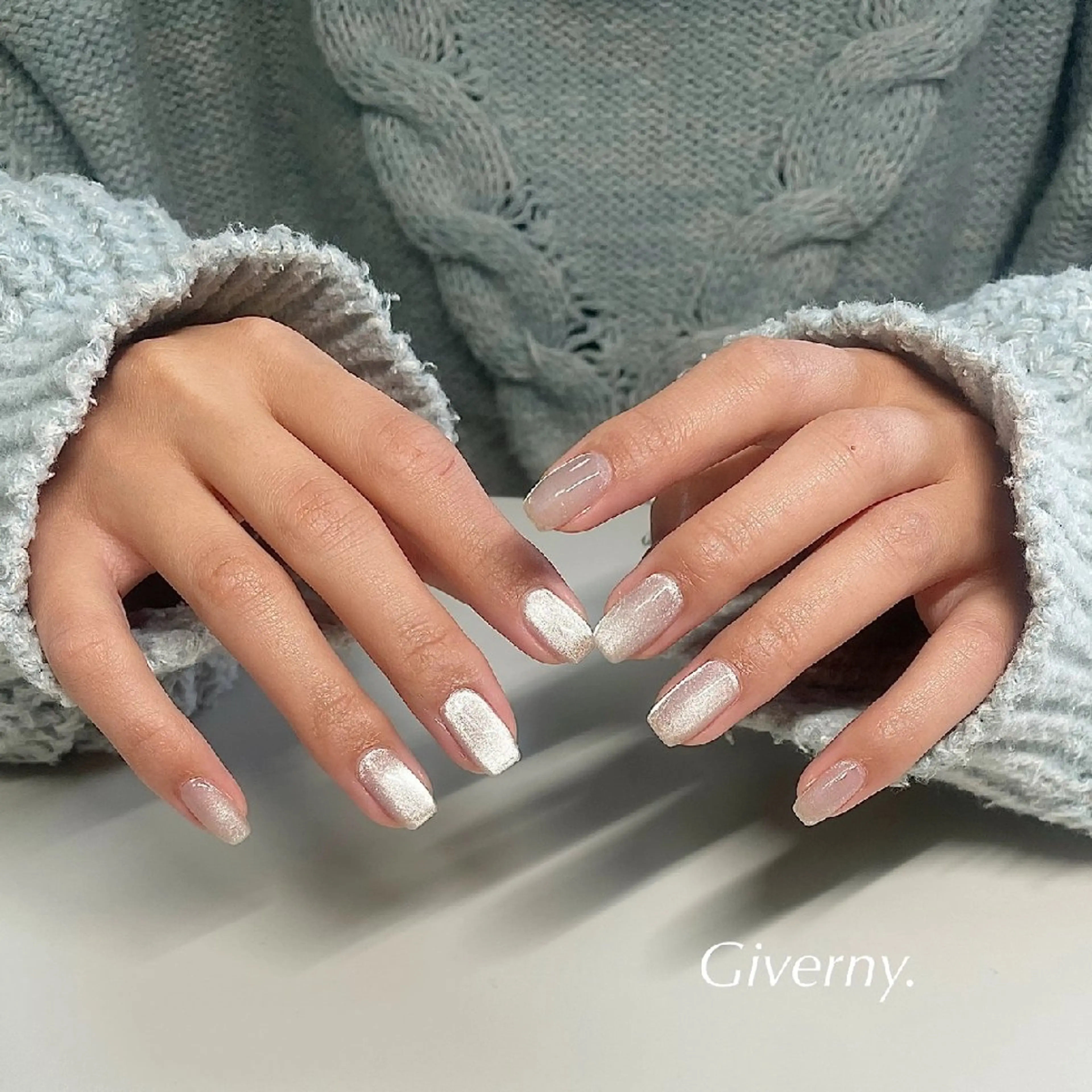 ネイル マグネットネイル シンプルネイル 冬ネイル ハンドネイル Giverny .のネイルデザイン