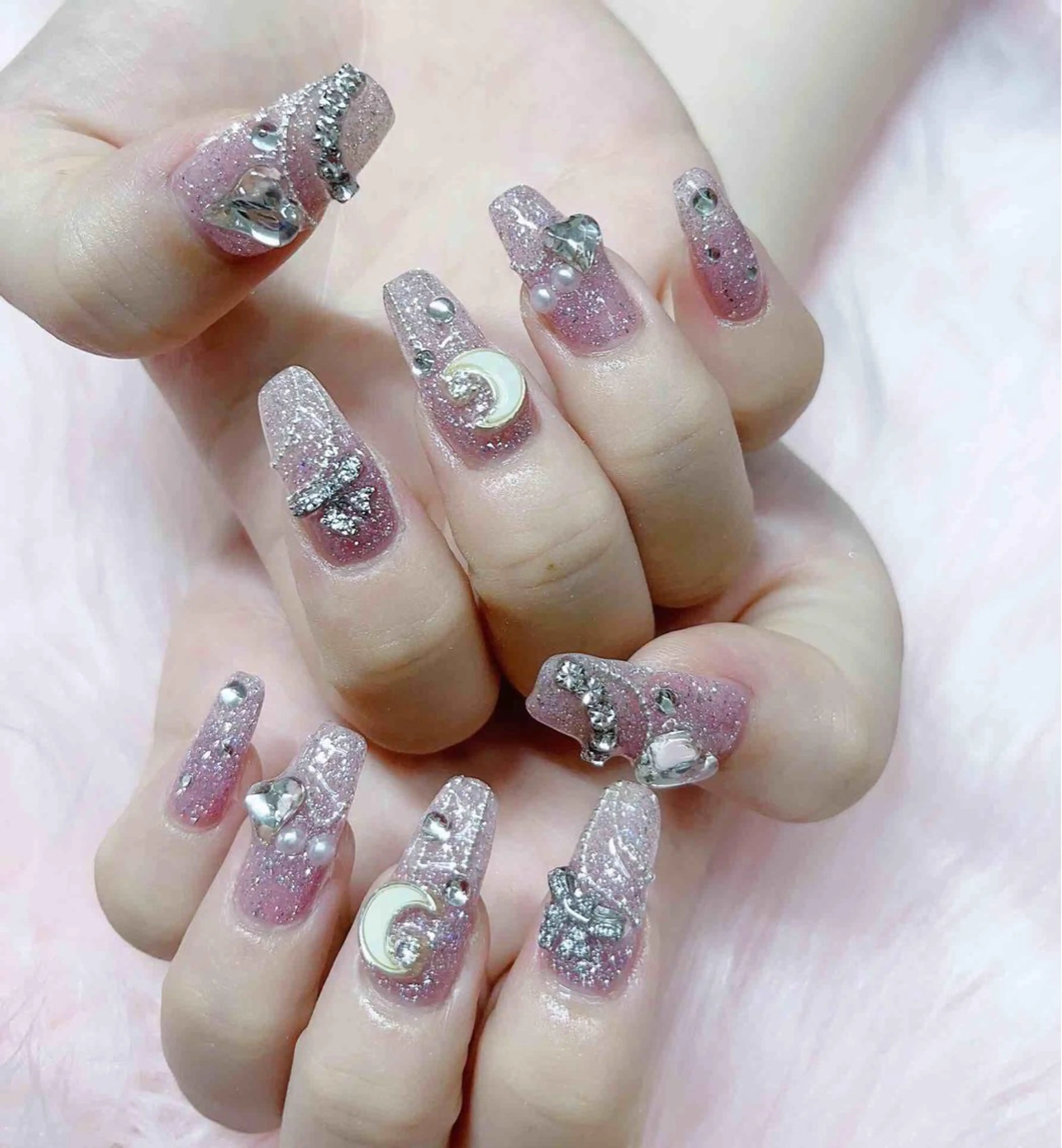ネイル ハンドネイル MoonNail ユリ🌸のネイルデザイン