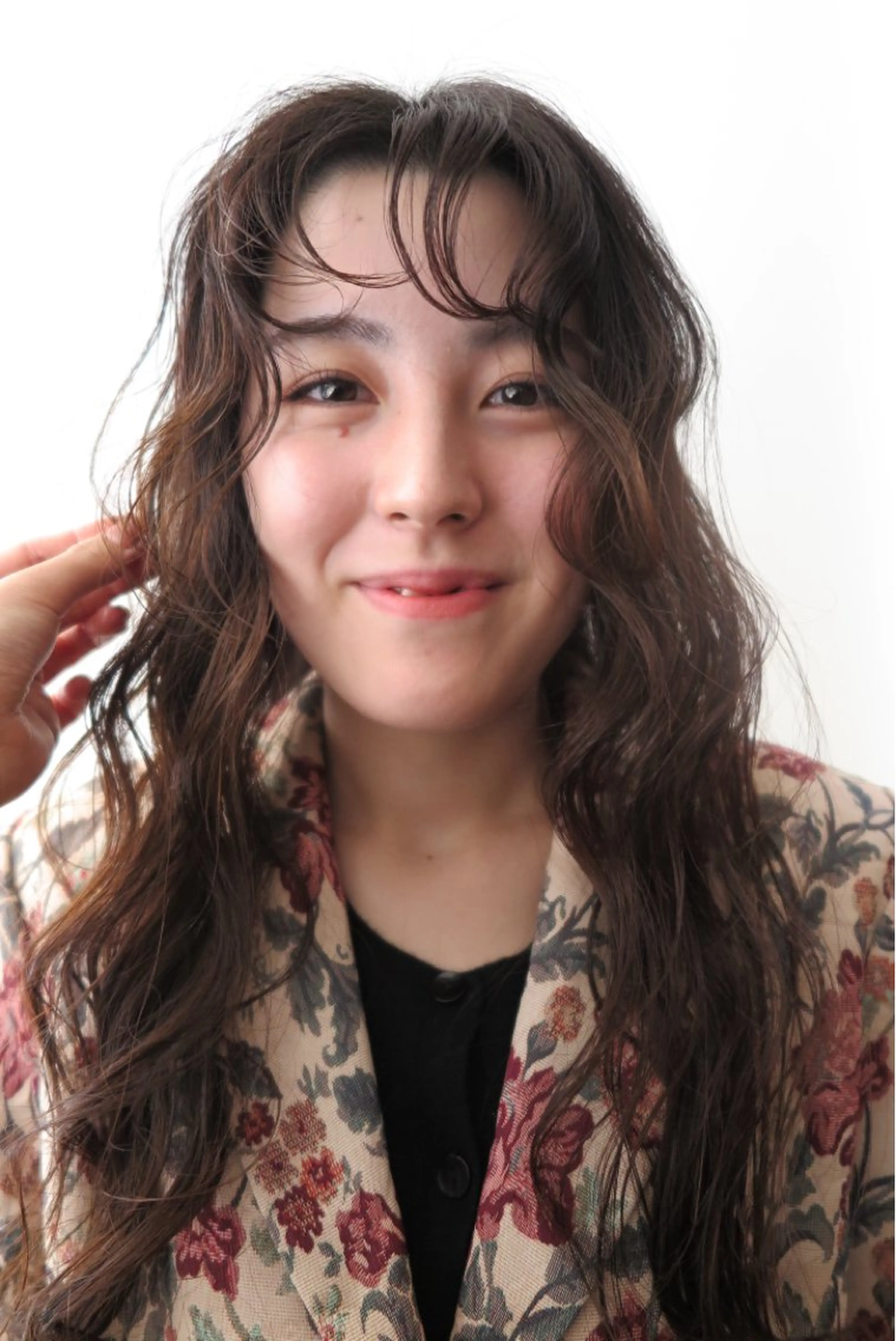 ロング カラー ブラウンカラー 南部 綾音のヘアスタイル