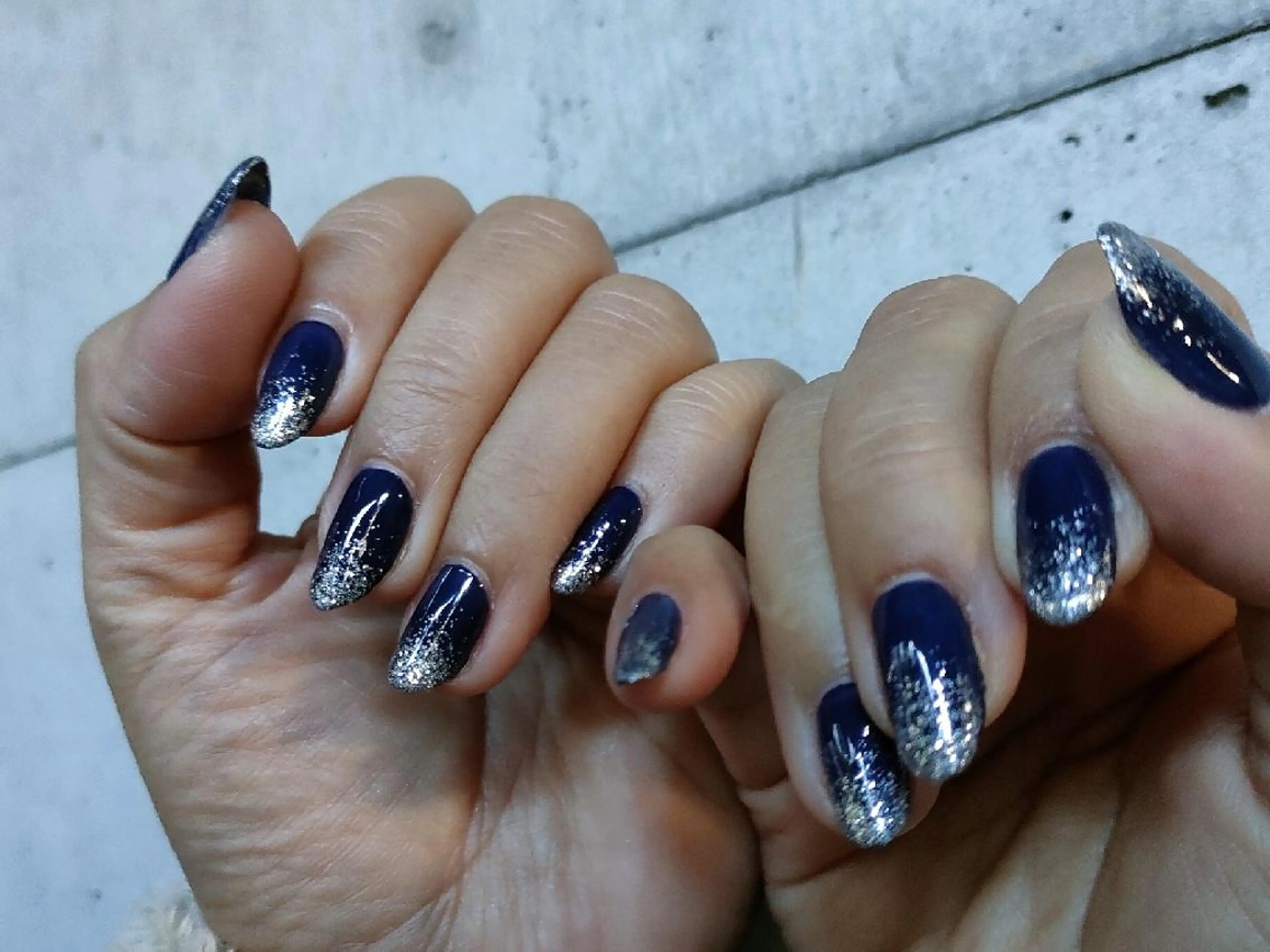 ネイル ゴールド グラデーション ラメ(グリッター) ラメグラデーション シルバー oir. nailsalonのネイルデザイン