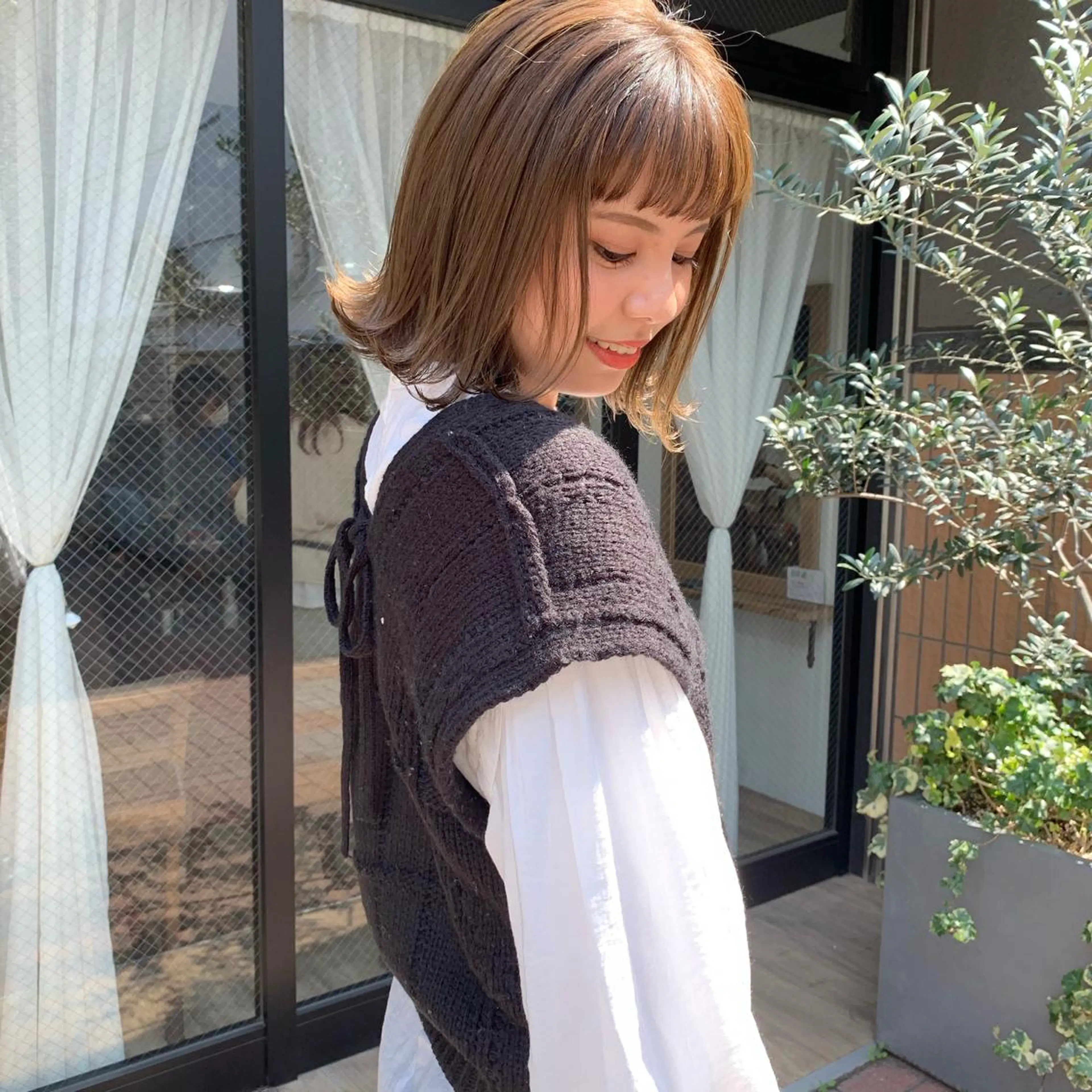 ミディアム カラー ベージュカラー ミルクティーベージュ カット トリートメント レイヤー/顔周り /AKARIのヘアスタイル