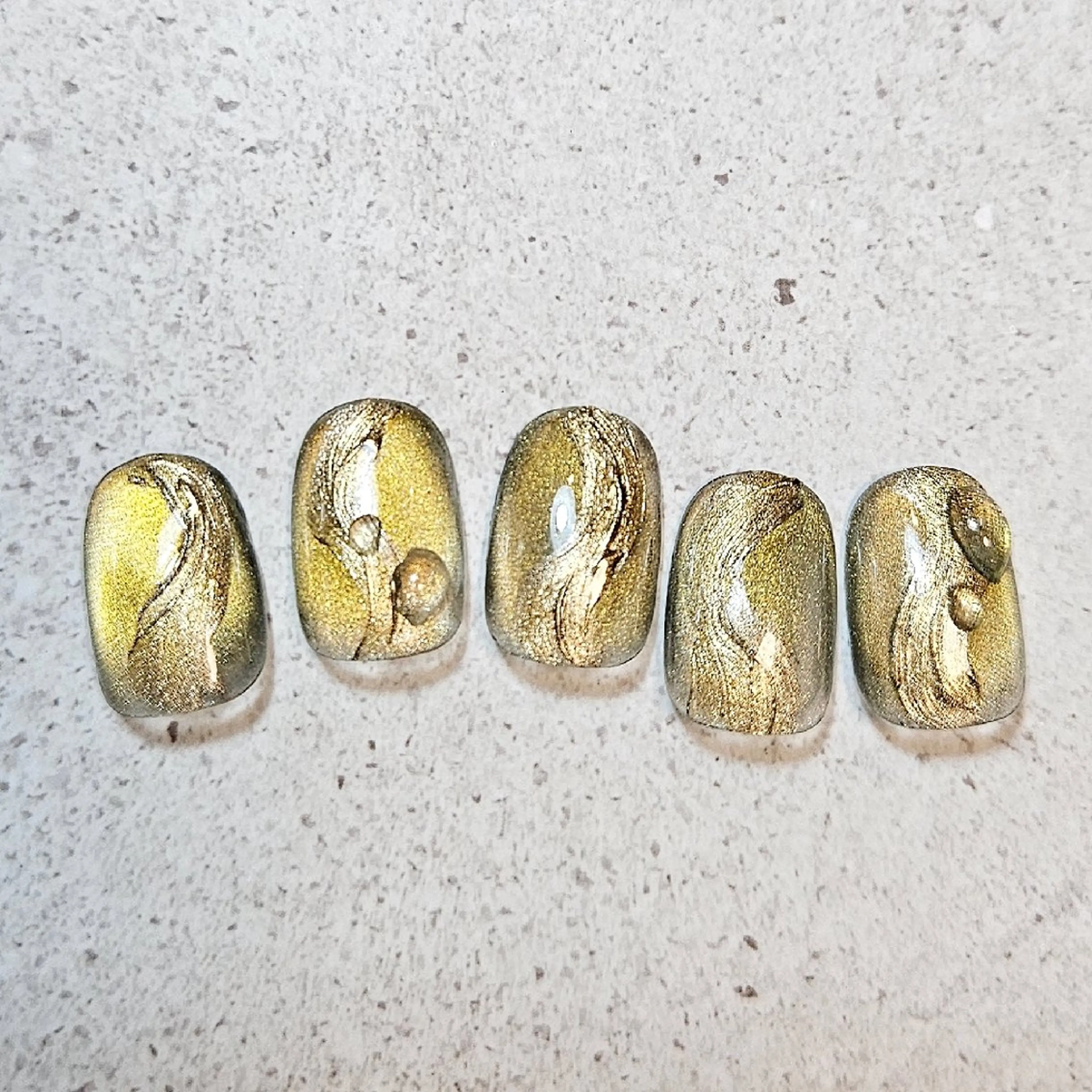 ネイル マグネットネイル ミラーネイル ニュアンスネイル ぷっくりネイル シンプルネイル ハンドネイル Nailsalon manoのネイルデザイン