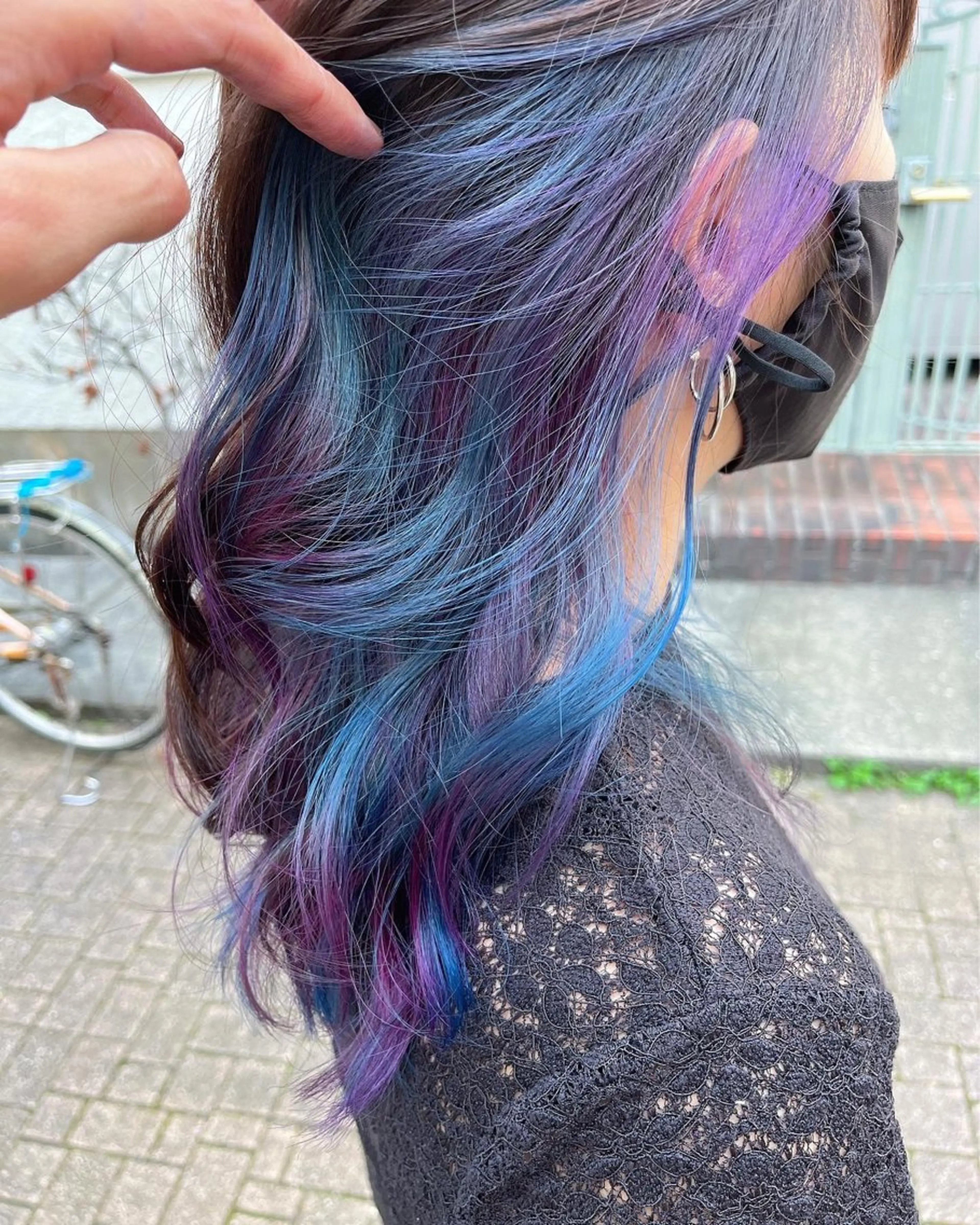 ロング カラー ブリーチ イヤリングカラー インナーカラー ユニコーンカラー 卒業式のヘアスタイル カット ヘアカラー トリートメント 原宿サロン代表 デザインカラー伊藤卓のヘアスタイル