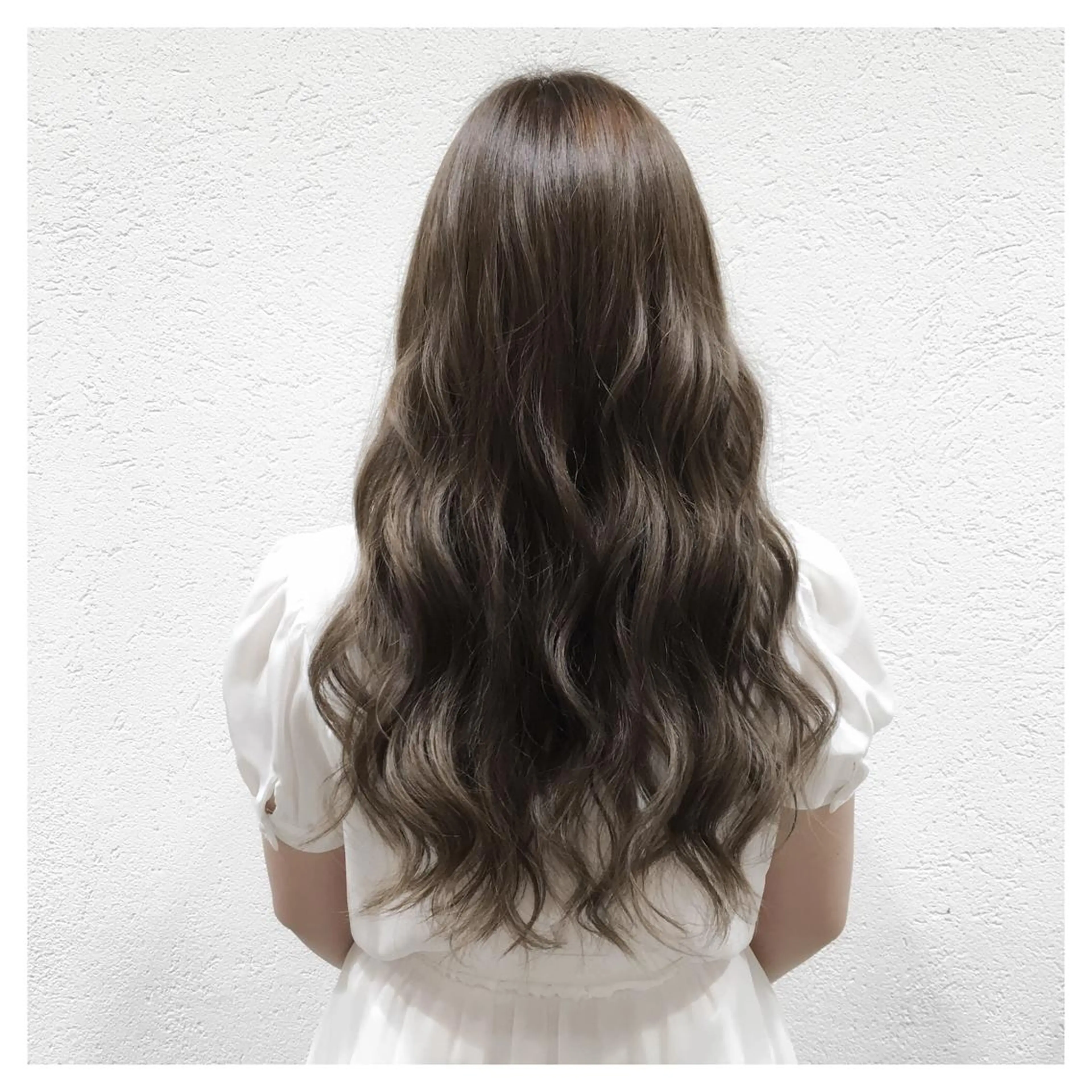 ロング カラー イルミナカラー biscohair 髪にドラマを。のヘアスタイル