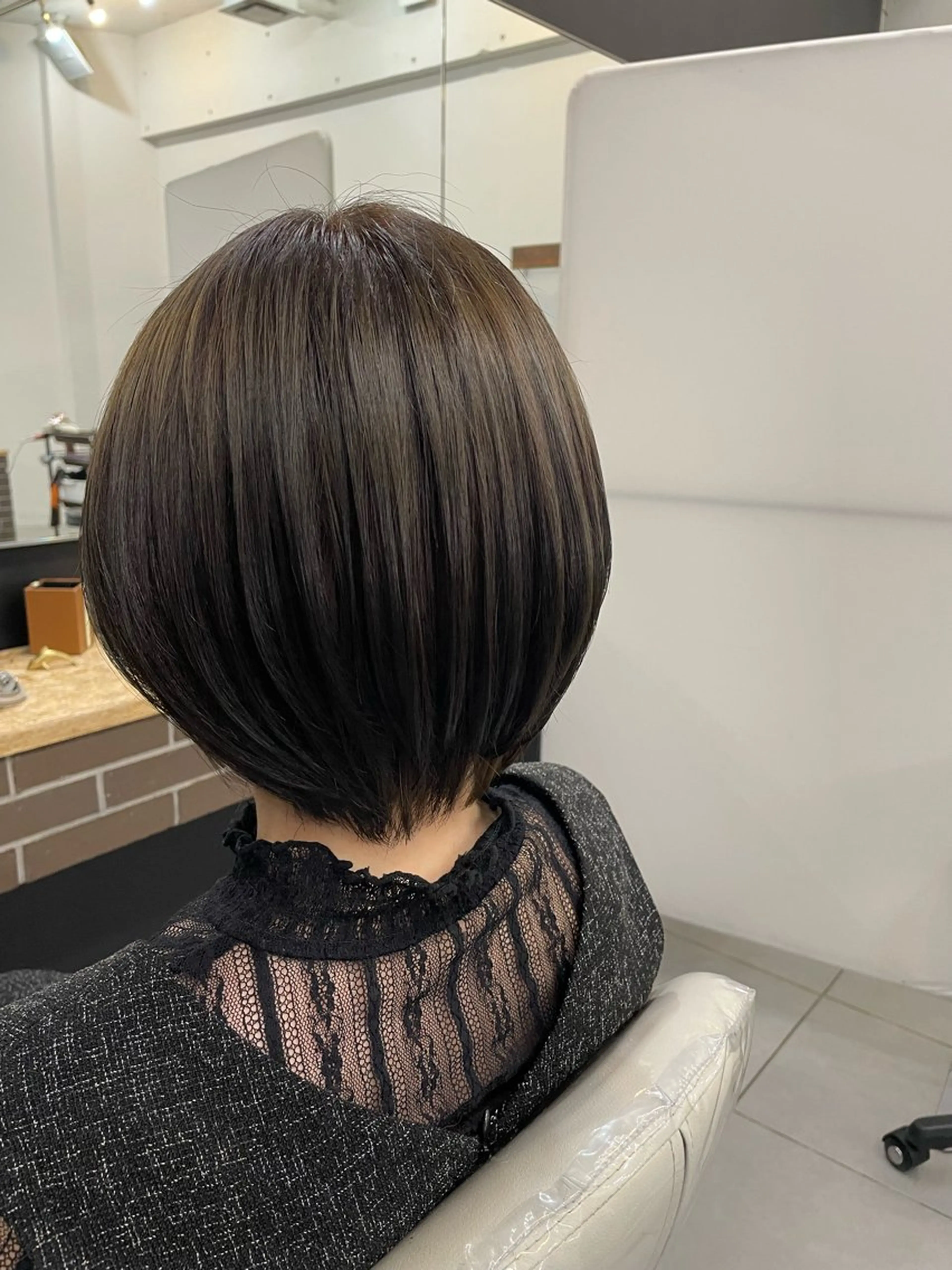 ショート カラー 新岡 萌乃のヘアスタイル