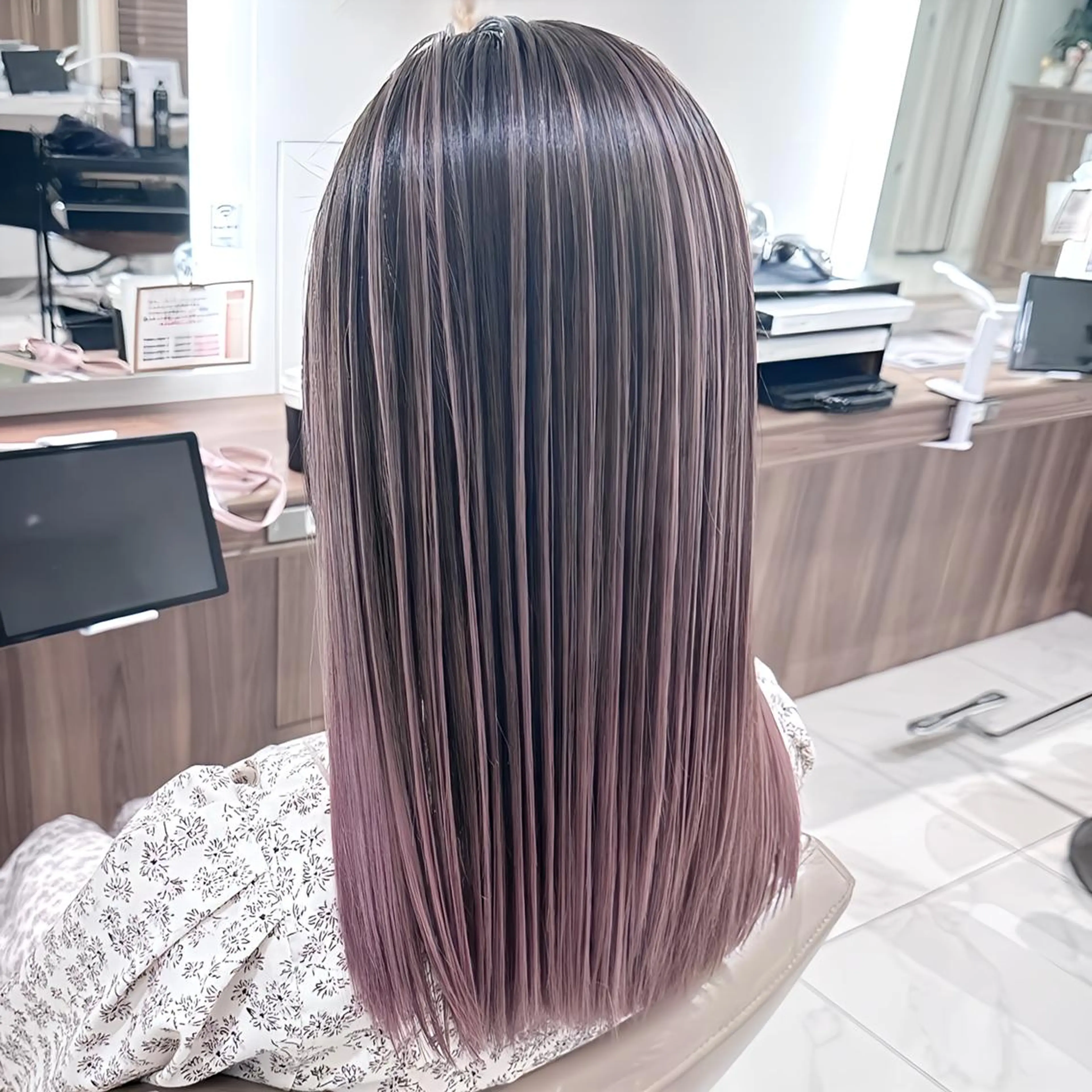セミロング カラー バレイヤージュ 髪質改善 レイヤーカット カット ヘアカラー トリートメント 山崎俊輔/髪質改善 /バレイヤージュのヘアスタイル