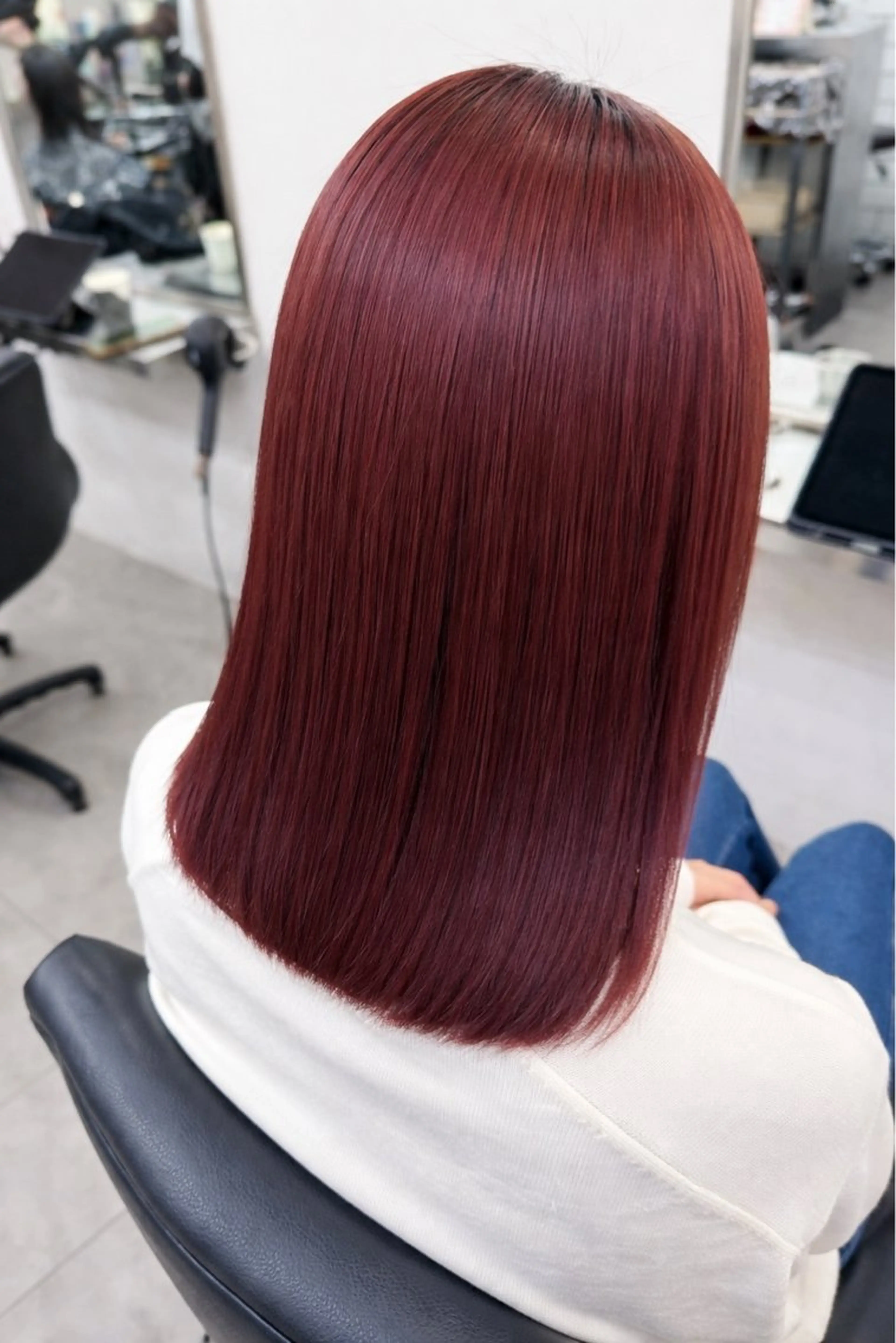 ミディアム カラー ブリーチ 透明感カラー パープルカラー レッドカラー 蔭山 幸奈のヘアスタイル