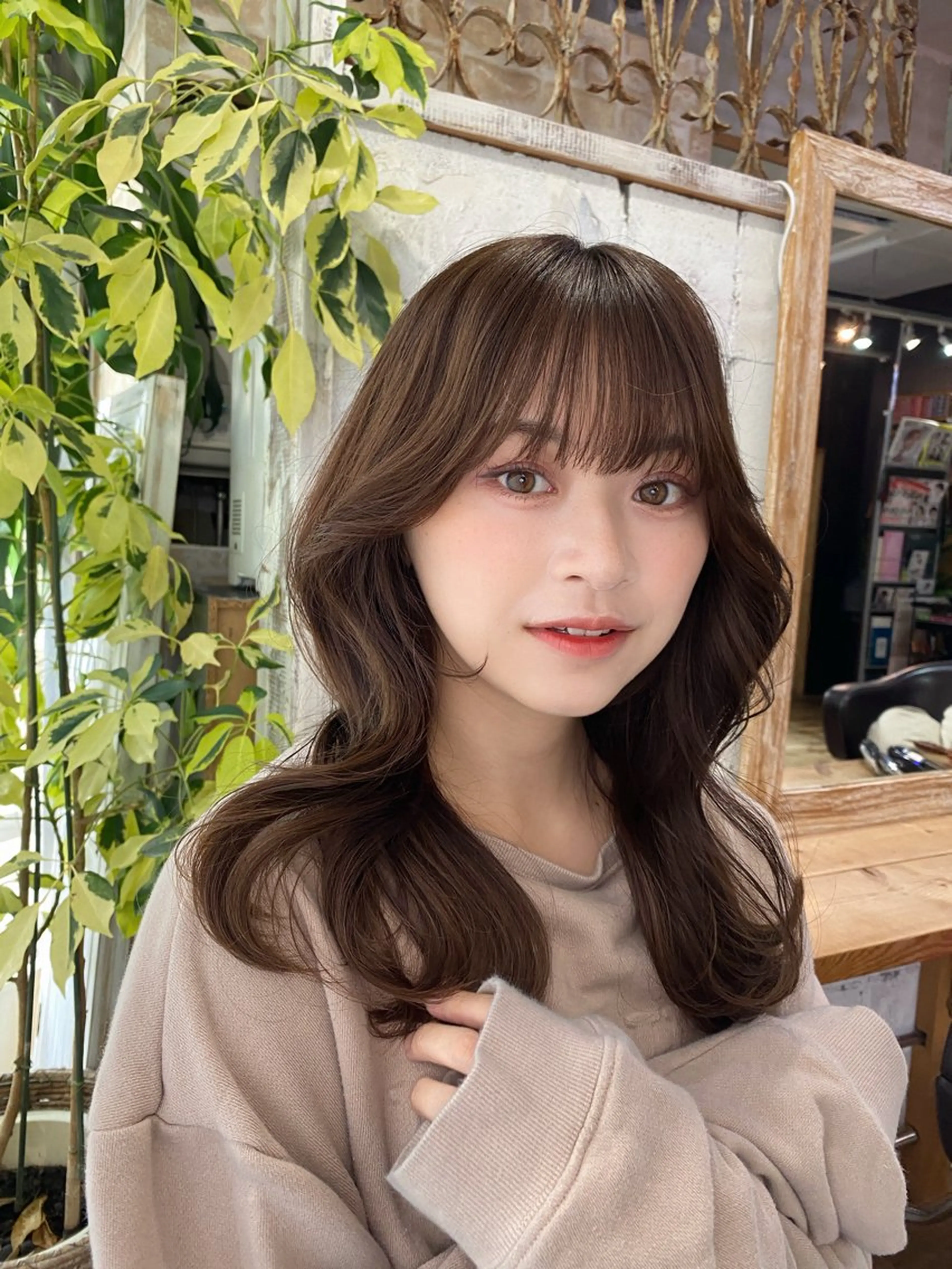 ミディアム カラー 韓国風ヘア 【韓国レイヤー特化 ハッシュカット】のヘアスタイル