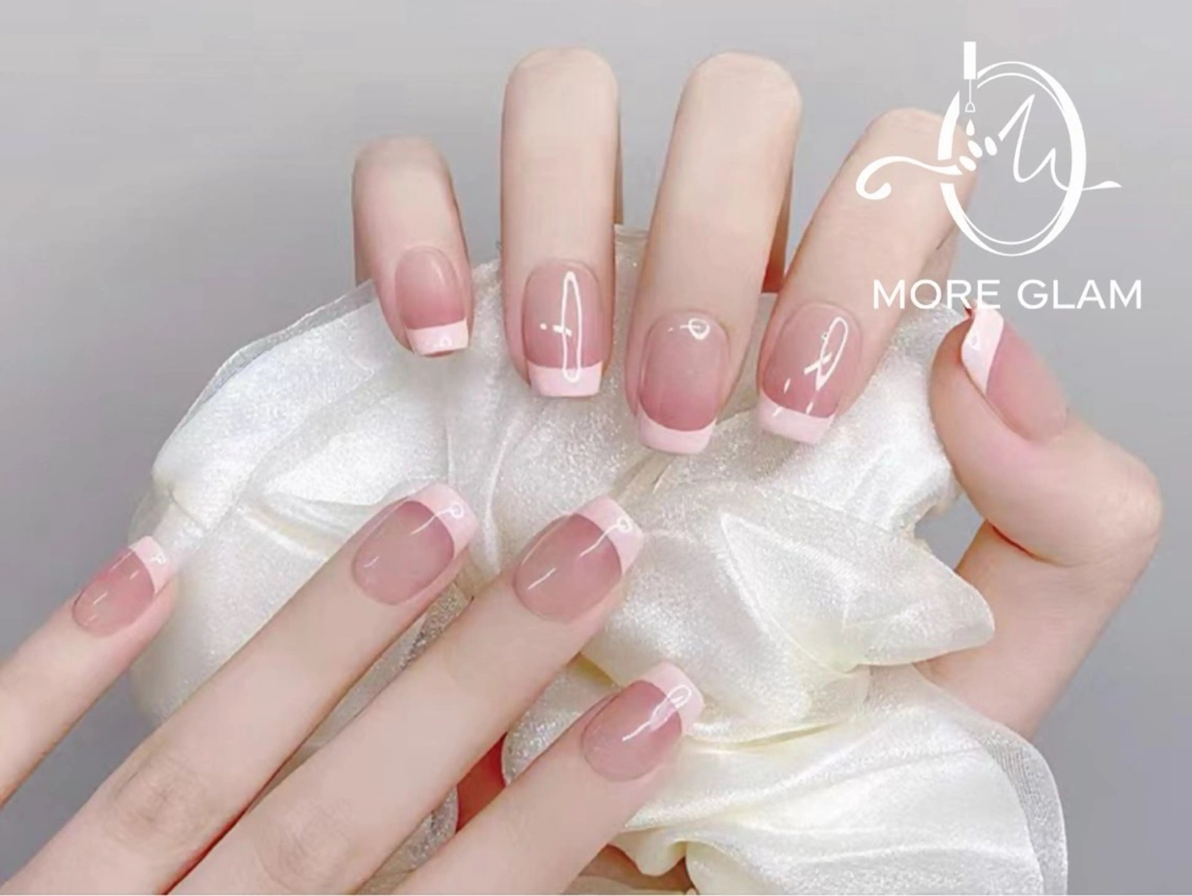 ネイル More Glam 池袋東口店のネイルデザイン