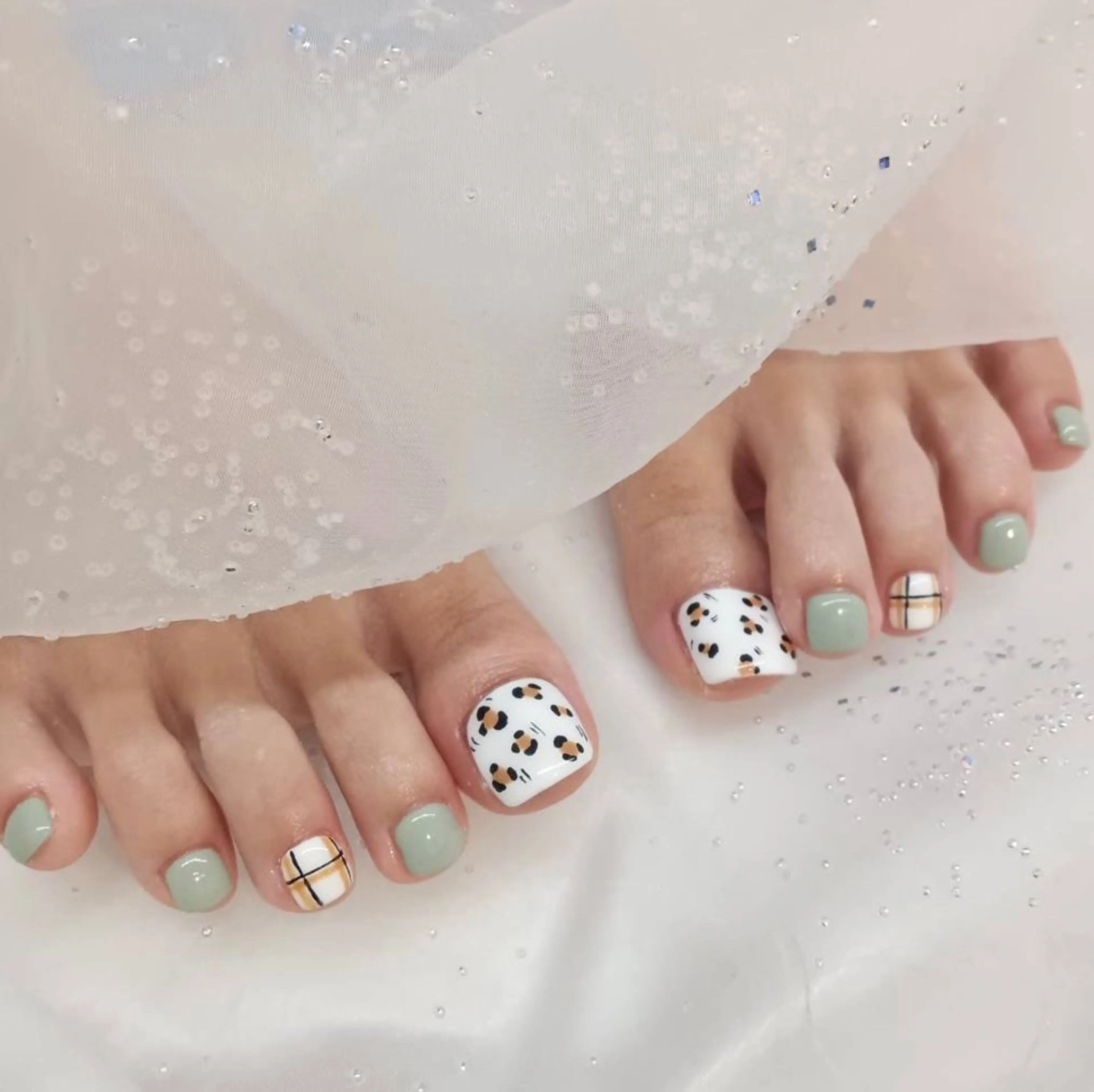 ネイル フットネイル 金井 奈々のネイルデザイン