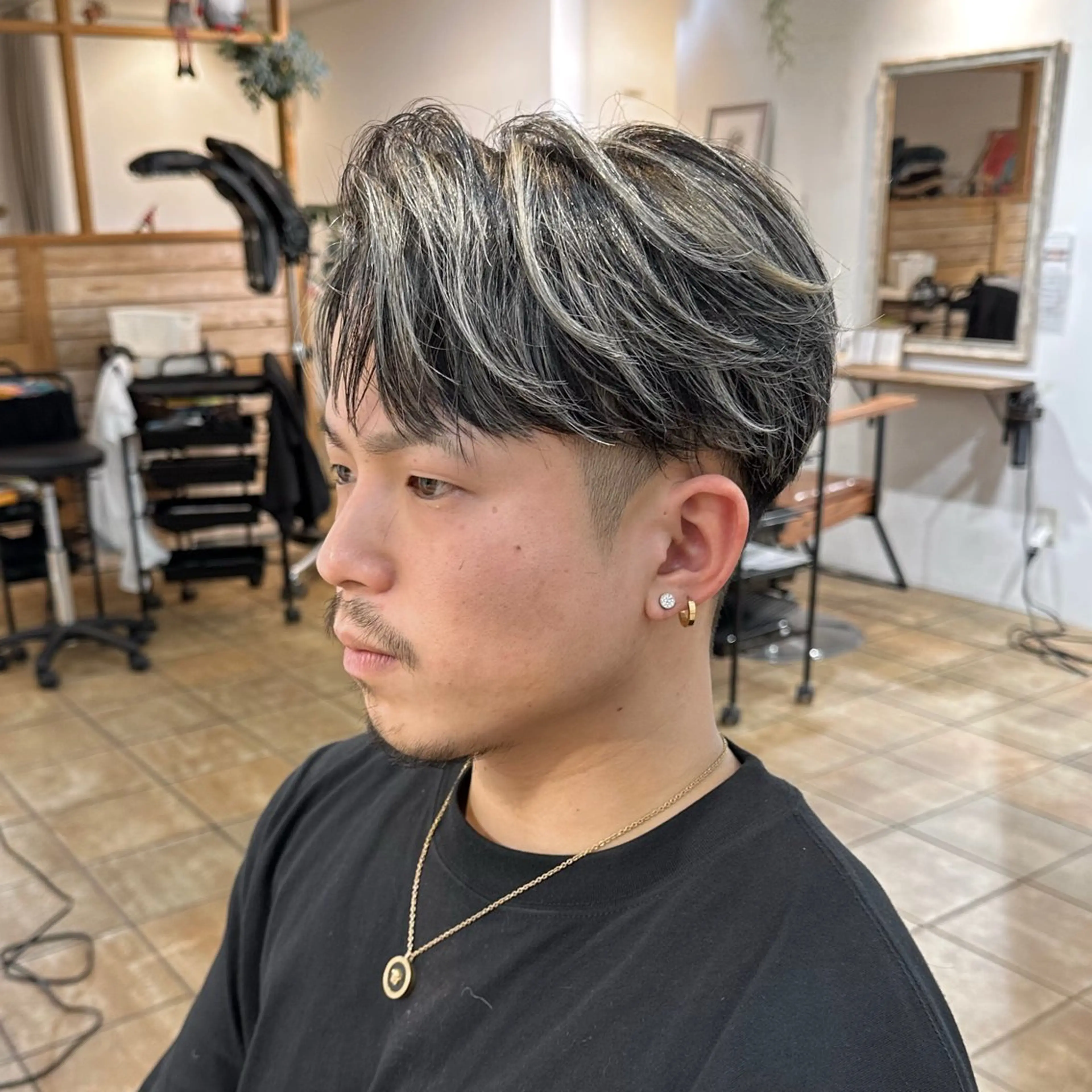 メンズ メンズバレイヤージュ メンズメッシュ 渋谷 メンズヘア⭐️ タニグチヨシユキのヘアスタイル