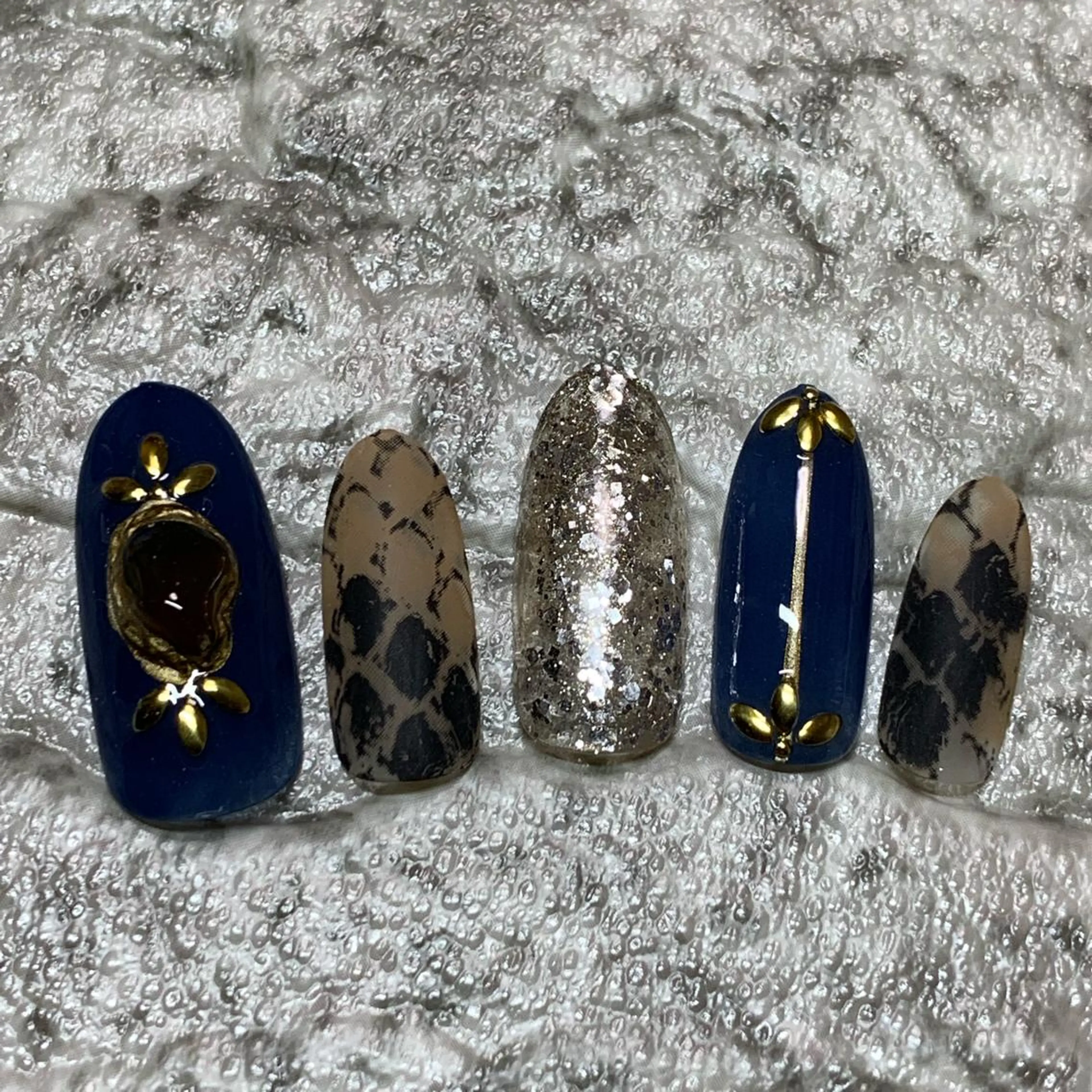 ネイル RuxuryNail ／RiAnnaのネイルデザイン