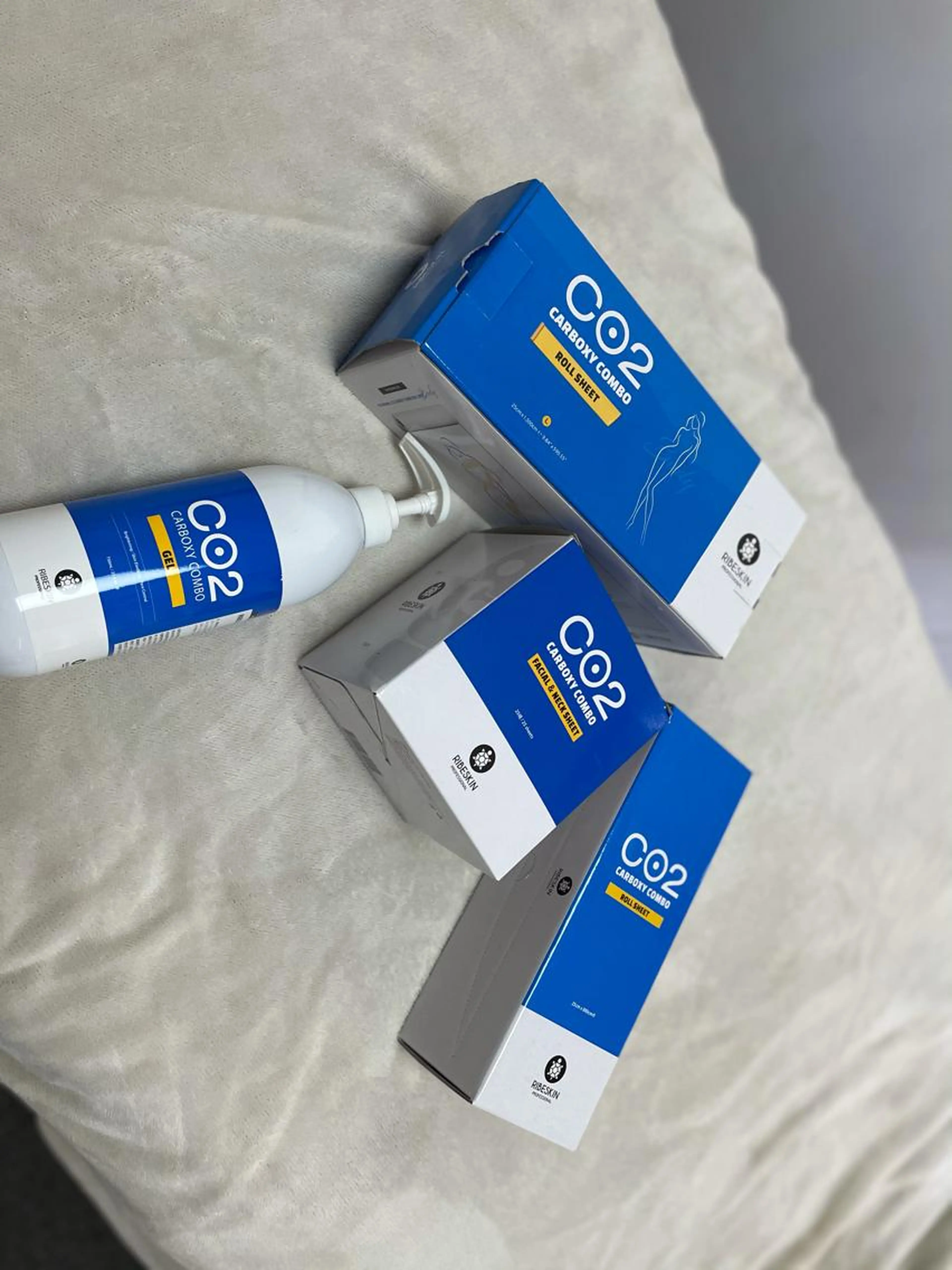 ✨今大人気✨!1回の施術でウエスト-3センチ!21万PPM強炭酸カーボキシーパック&痩身(キャビテーション&ラジオ波)の写真