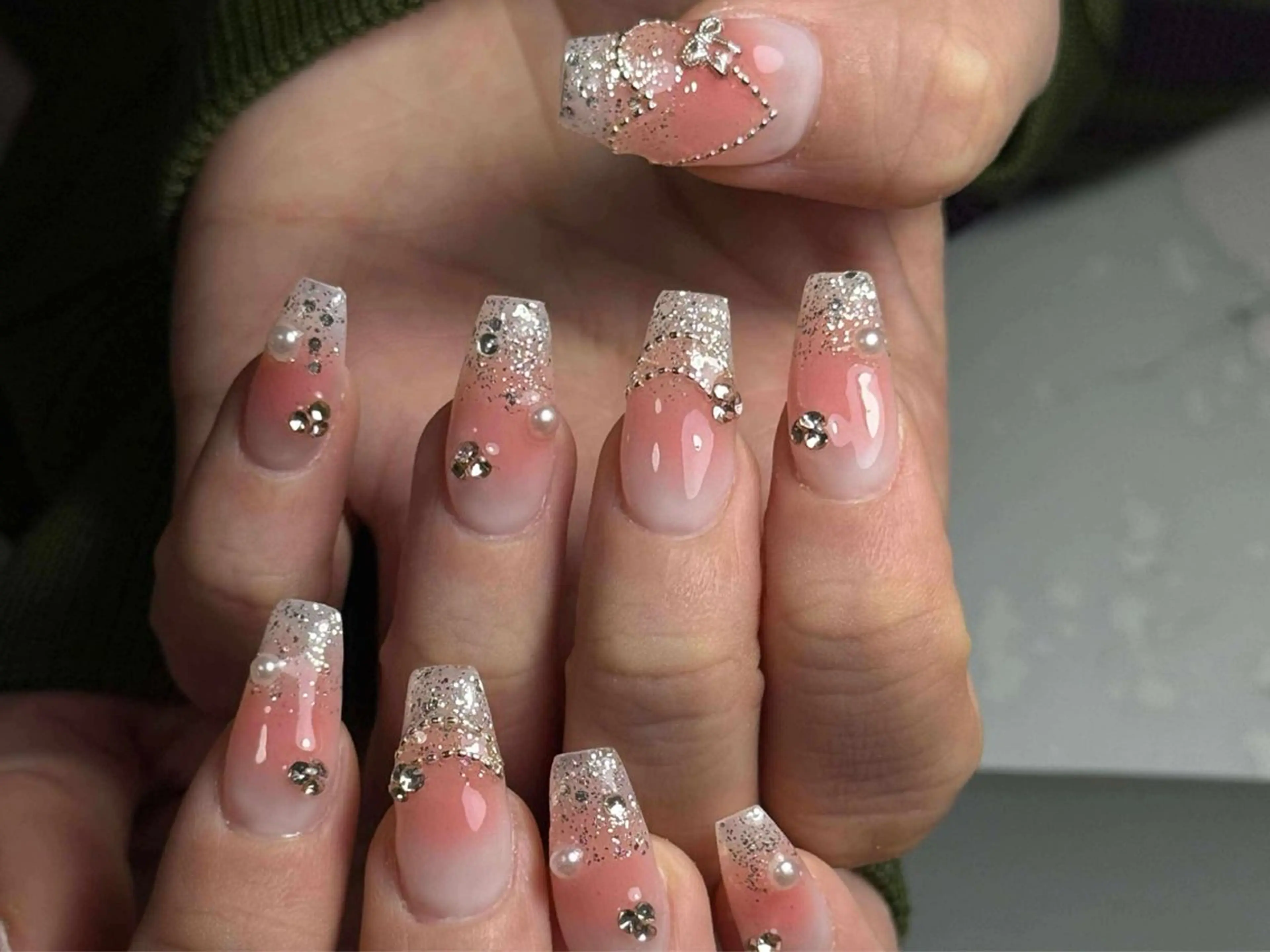 ネイル アートネイル フレンチネイル ジェルネイル グラデーション 韓国ネイル ハンドネイル 💕鈴木ユリ パラジェル/オフ無料のネイルデザイン