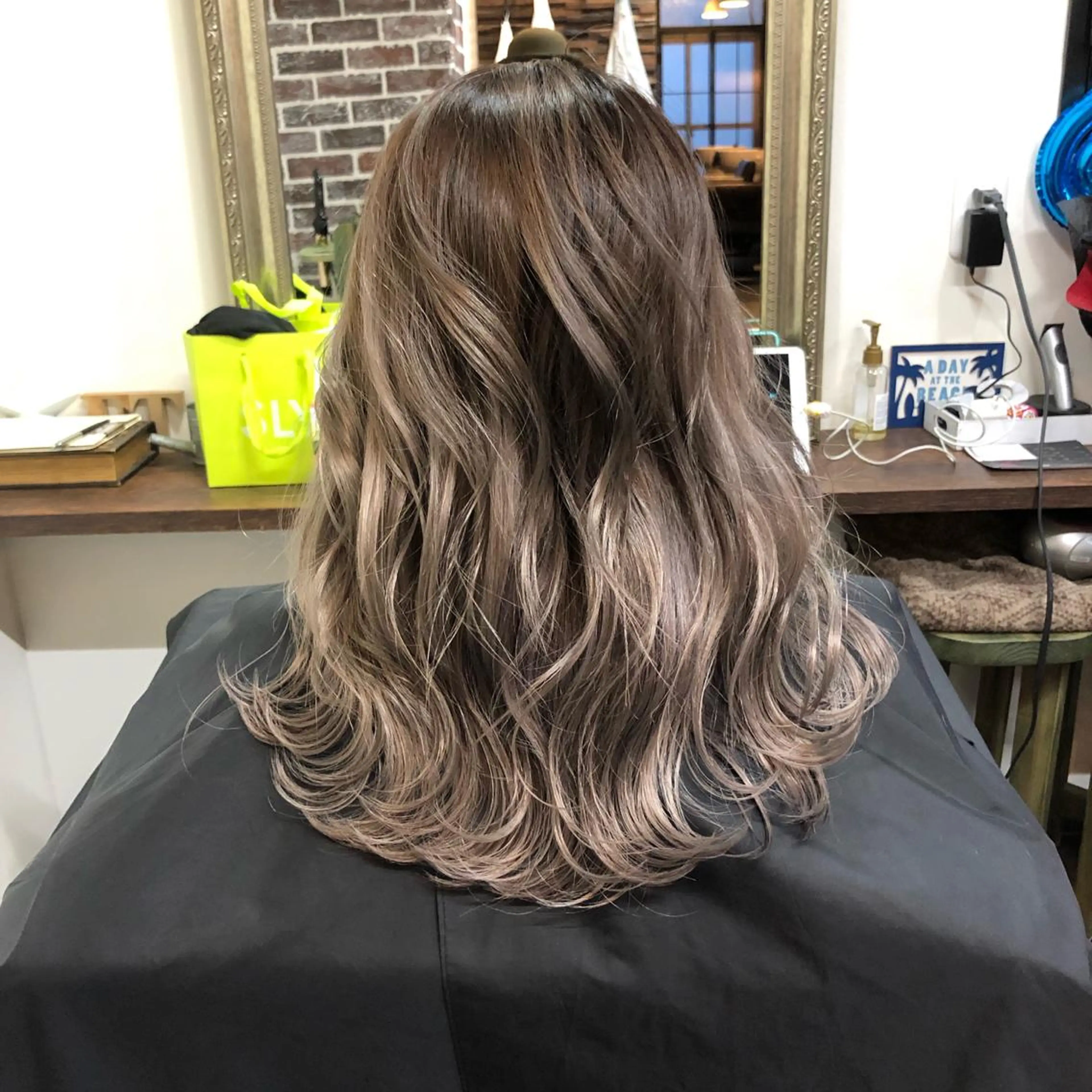 セミロング カラー ヘアアレンジ 江藤 星史のヘアスタイル