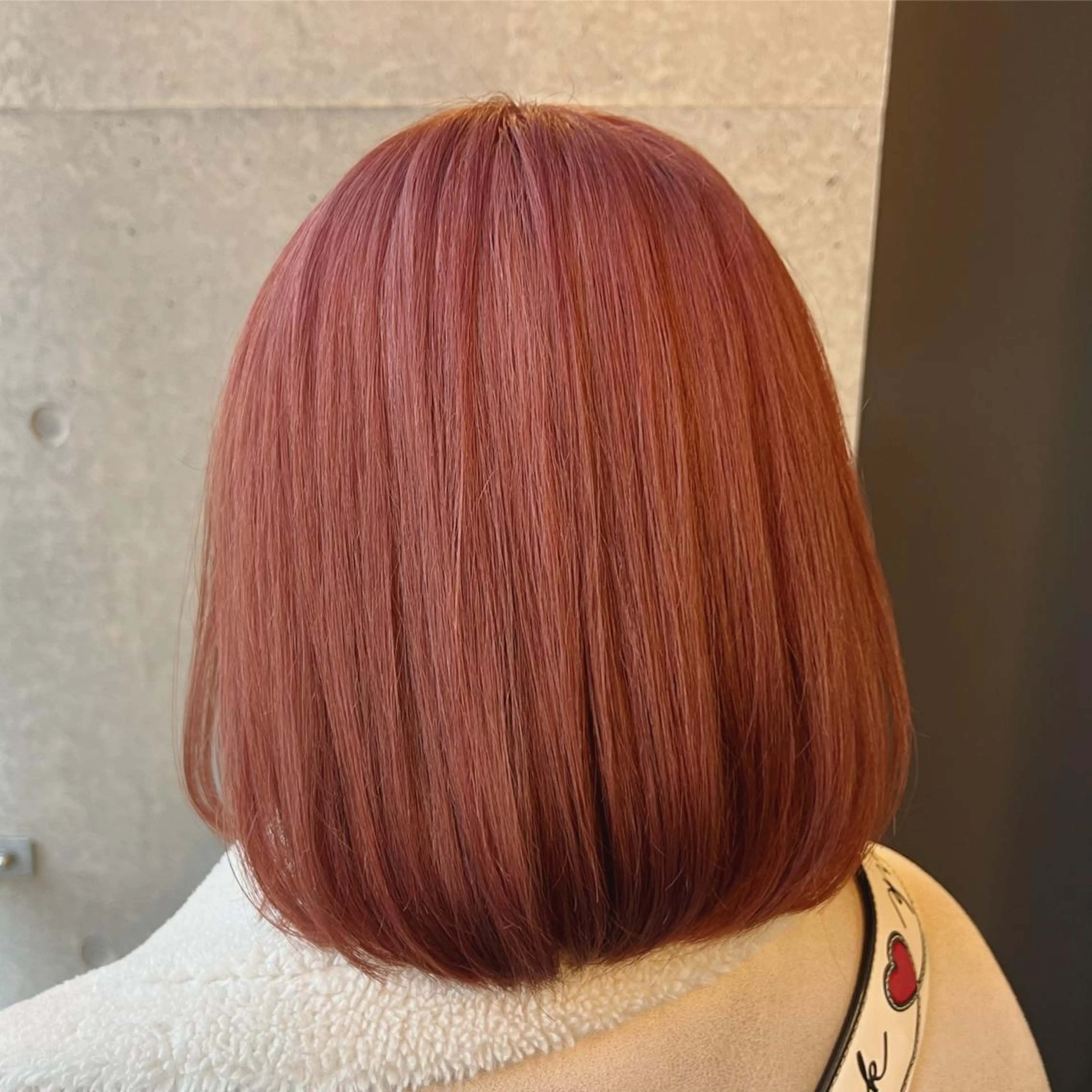 ショート カラー シールエクステ アディクシーカラー アッシュ バレイヤージュ ミストバング ヘアカラー 吉野 瑳桜のヘアスタイル