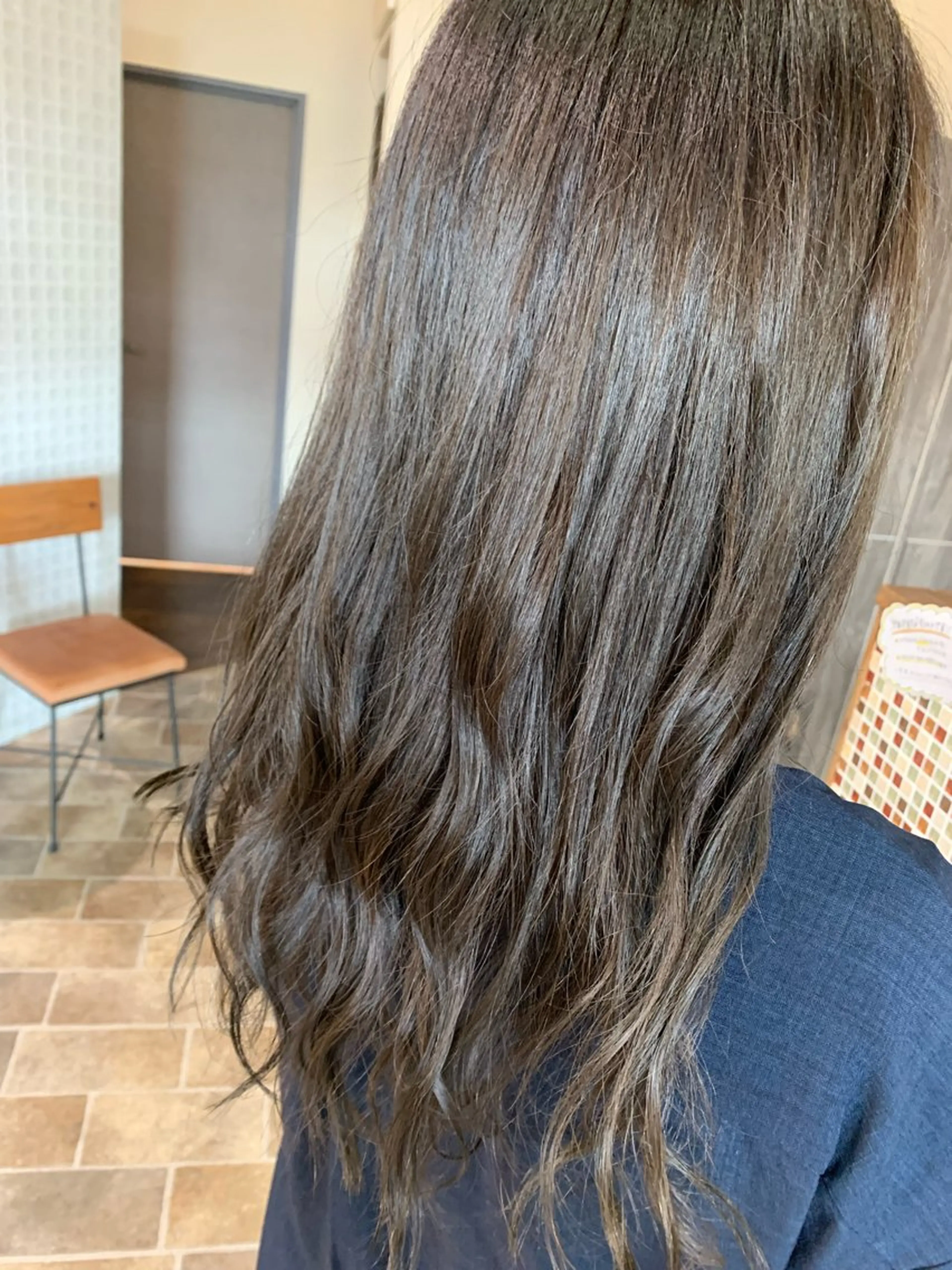 ロング カラー ブラウンカラー ナチュラルブラウン カット ヘアカラー 礒谷 夏帆のヘアスタイル