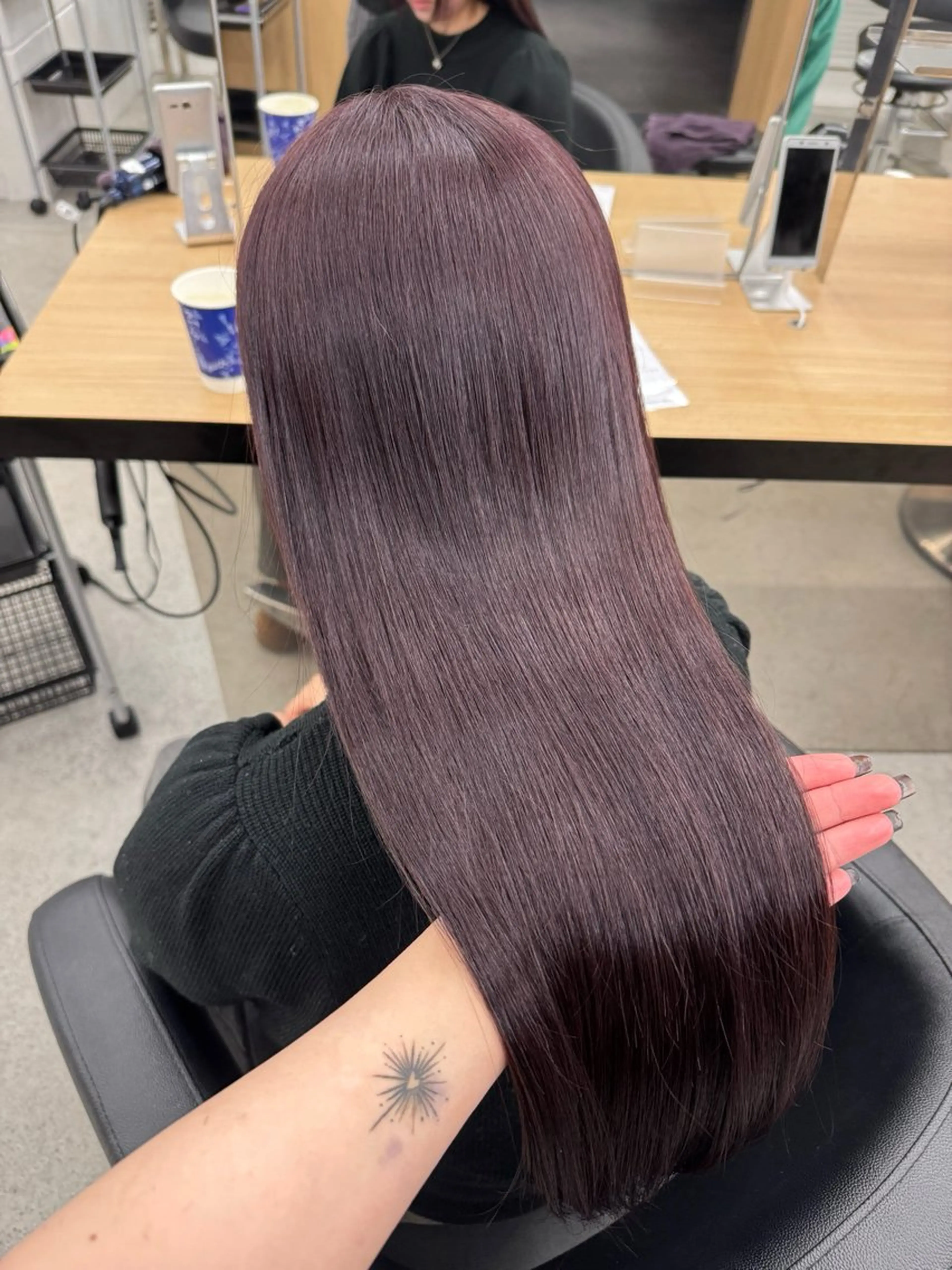 ロング カラー 暗髪🩶ラベンダー/ ブルー/ユウナ🤍のヘアスタイル