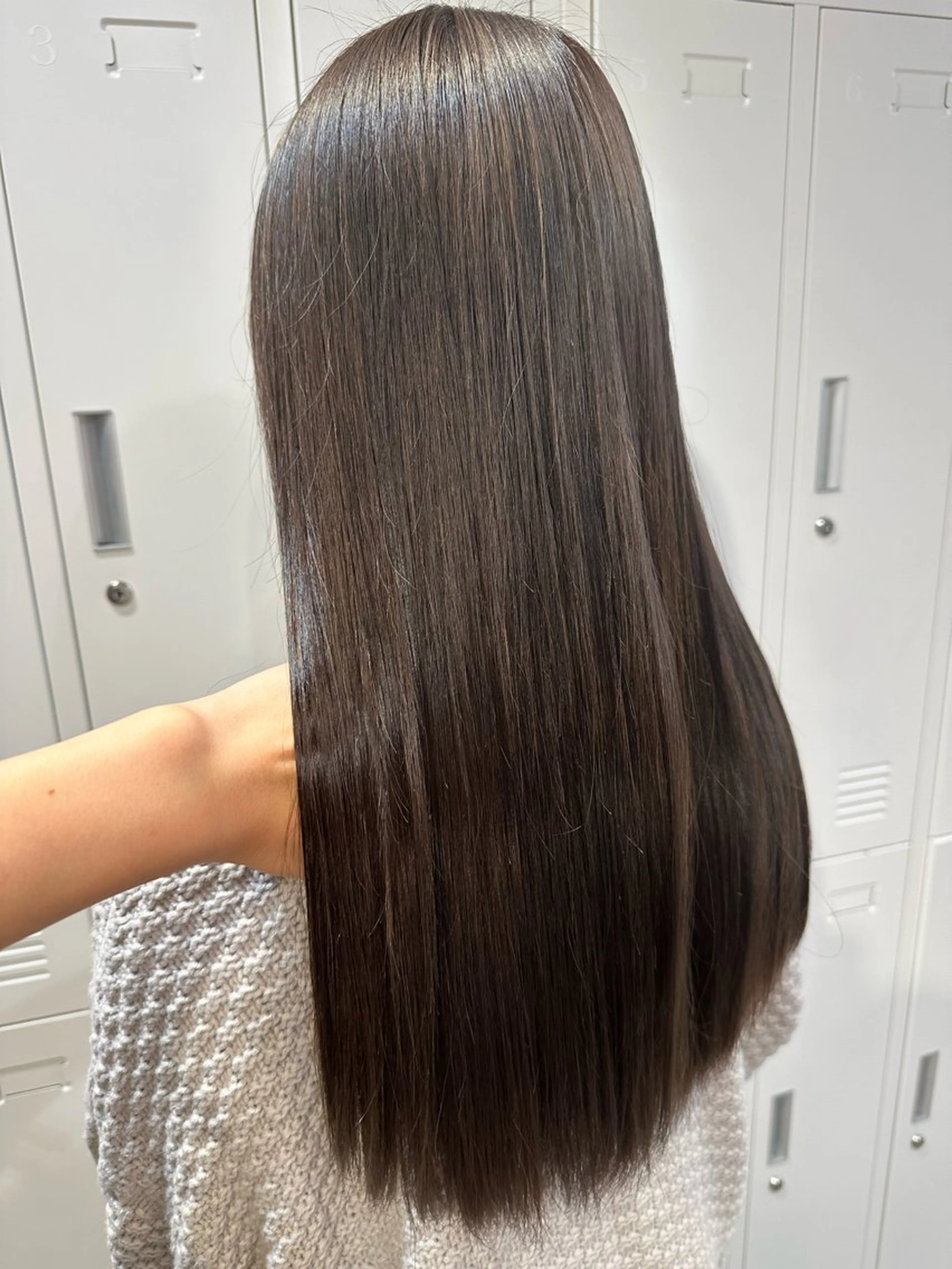 セミロング カラー ブラウンカラー 透明感カラー ヘアカラー トリートメント 🌟ハイライト/ハイ トーン🌟MIKIのヘアスタイル