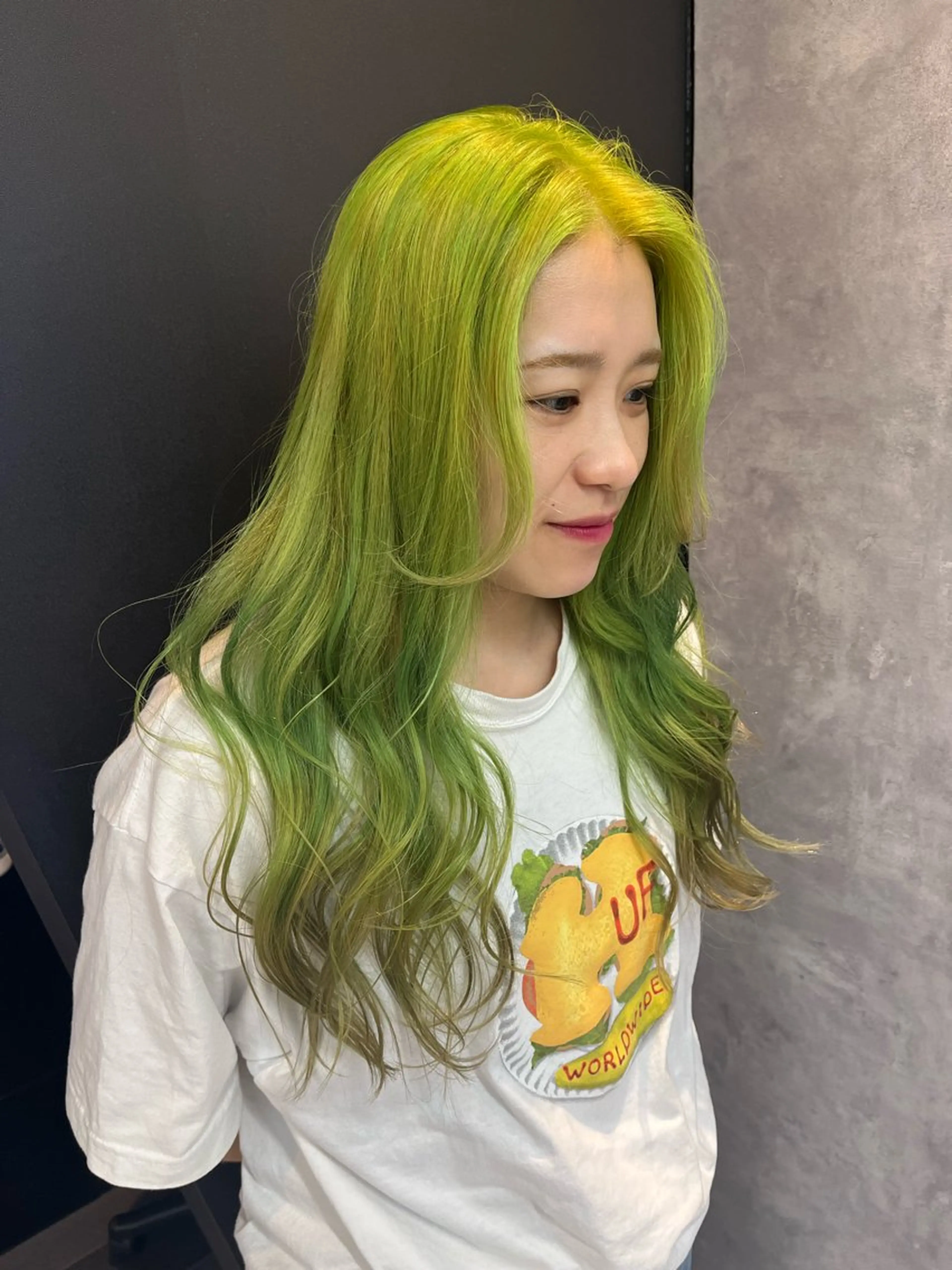 セミロング カラー ブリーチ デザインカラー カット ヘアカラー トリートメント 髪質改善縮毛矯正/暖 色カラー/ウエダカナのヘアスタイル