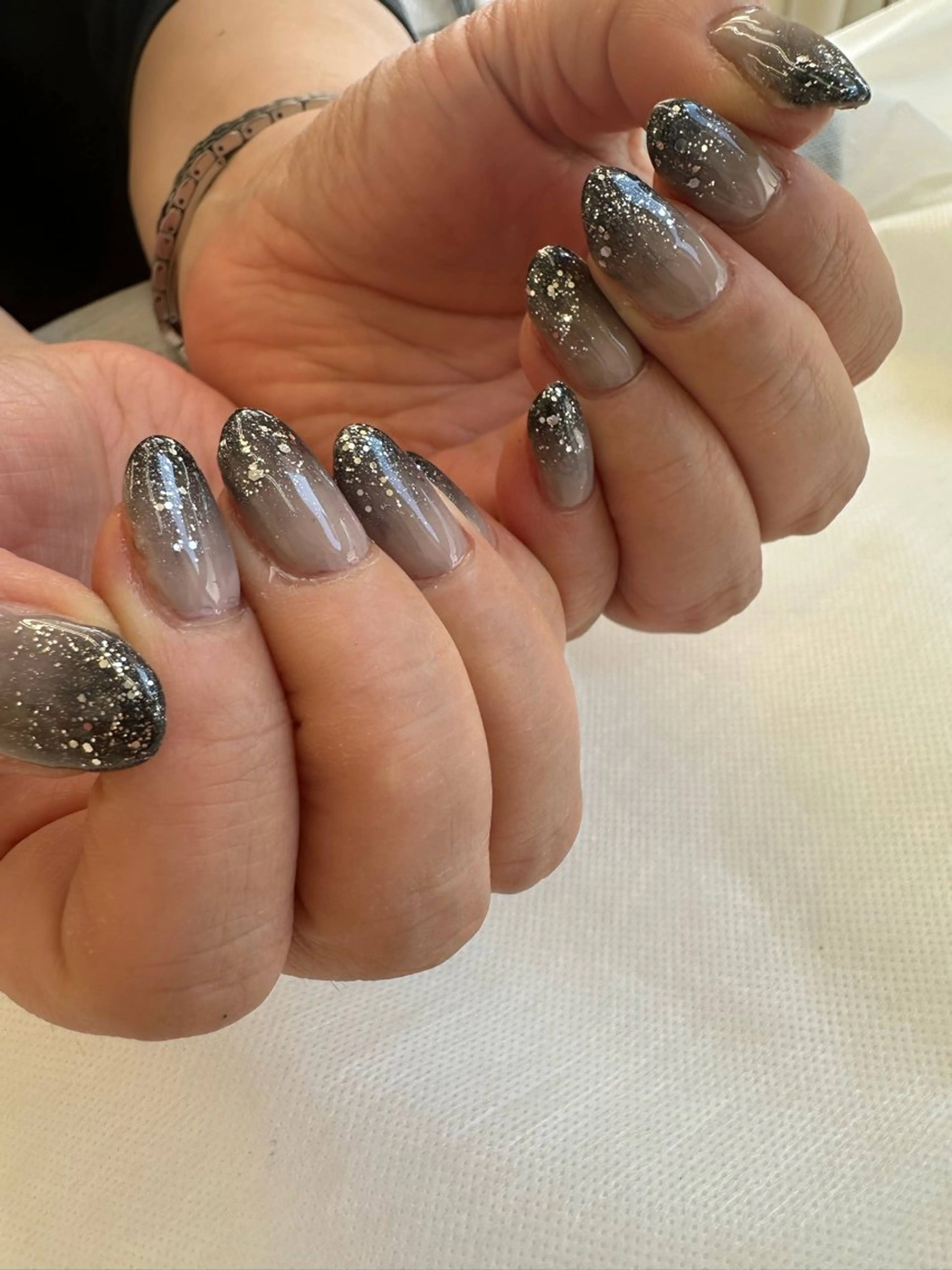 ネイル グラデーション ラメ(グリッター) シルバー DeI'm  ふなば さとみのネイルデザイン