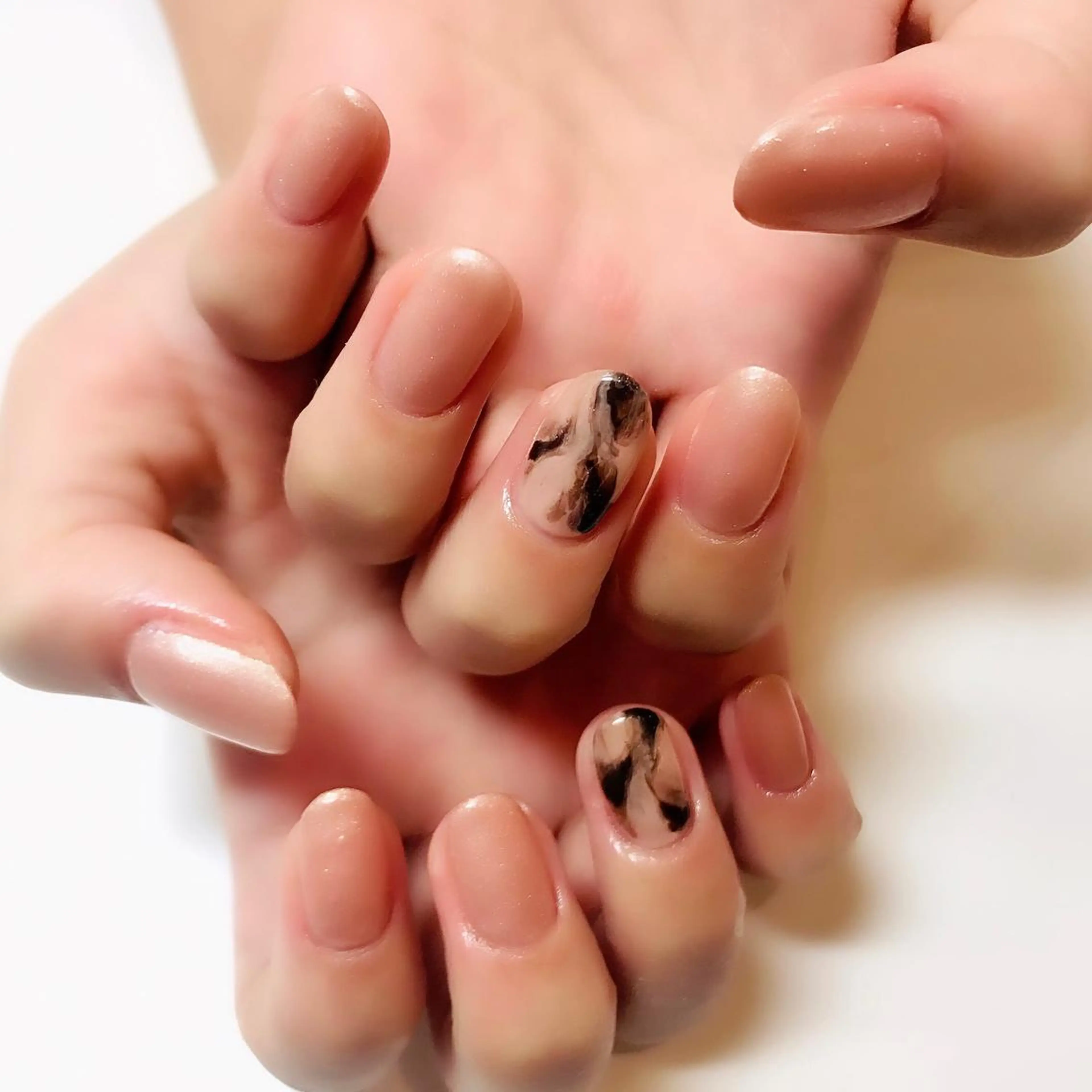 ネイル アートネイル べっ甲ネイル ピンク Yukako. Nのネイルデザイン