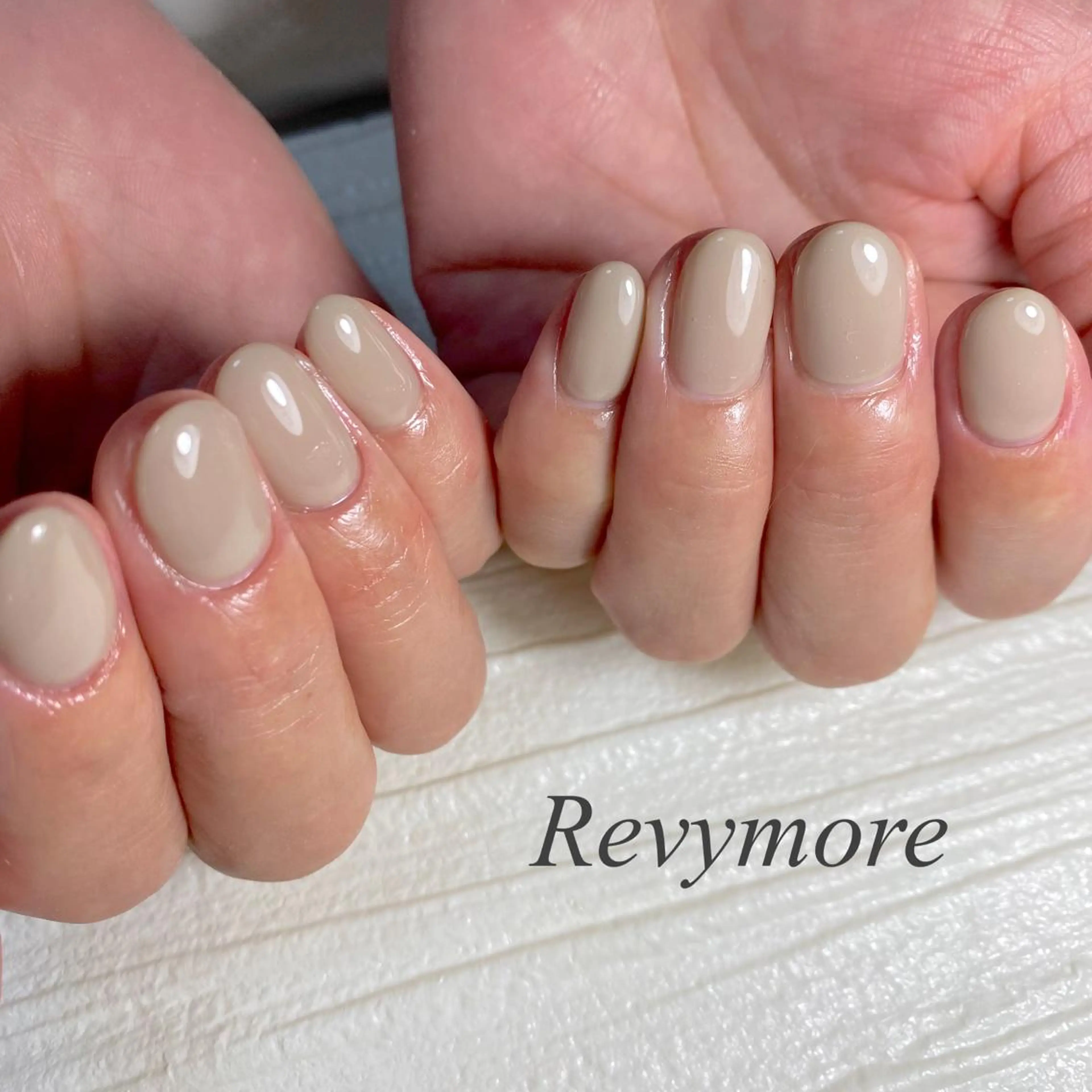 ショート ネイル 韓国風ヘア ジェルネイル キラキラネイル 韓国ネイル ニュアンスネイル nail salon Revymoreのネイルデザイン