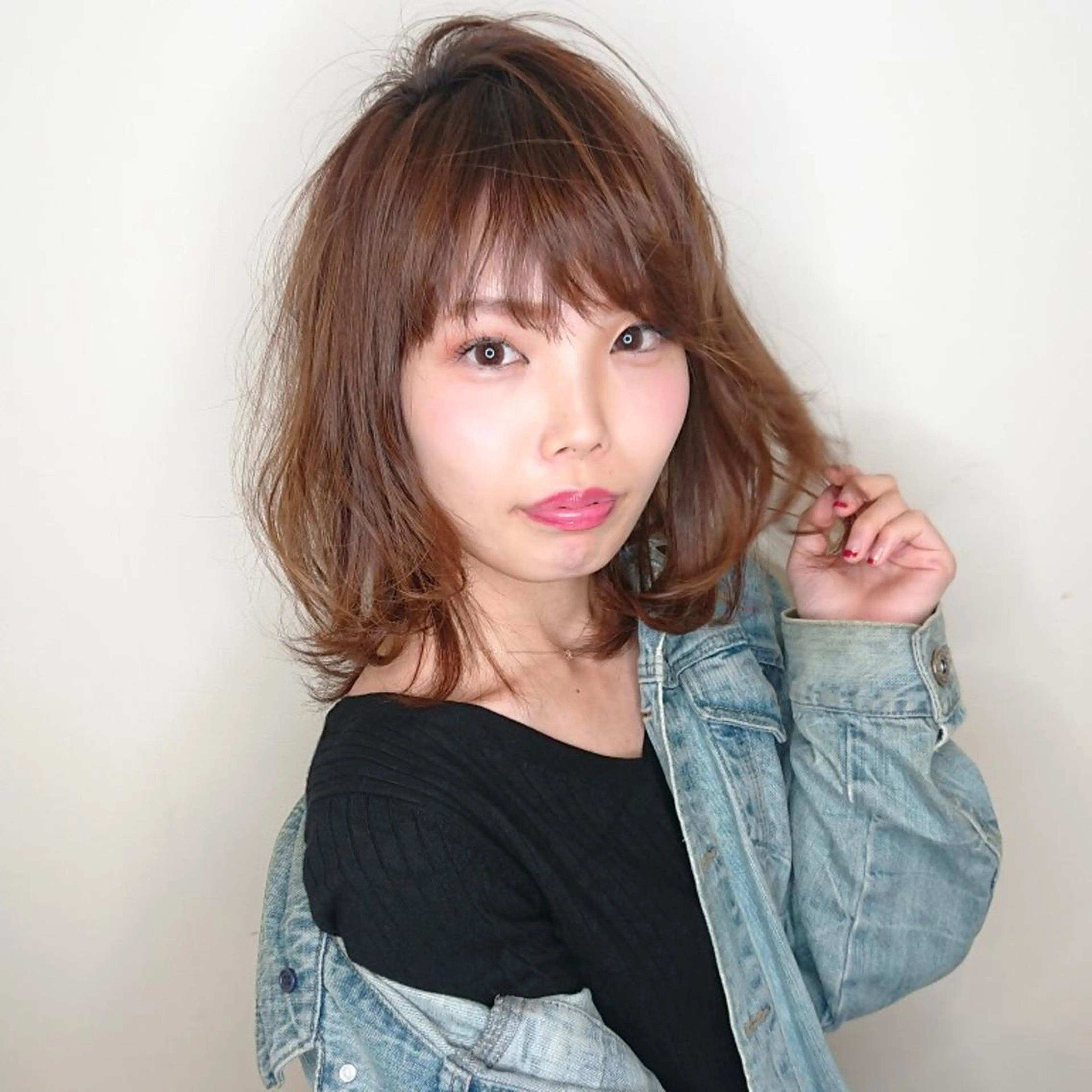 ミディアム カラー ヘアアレンジ ブリーチ/ヘアケア/ 艶髪/イギチハルのヘアスタイル