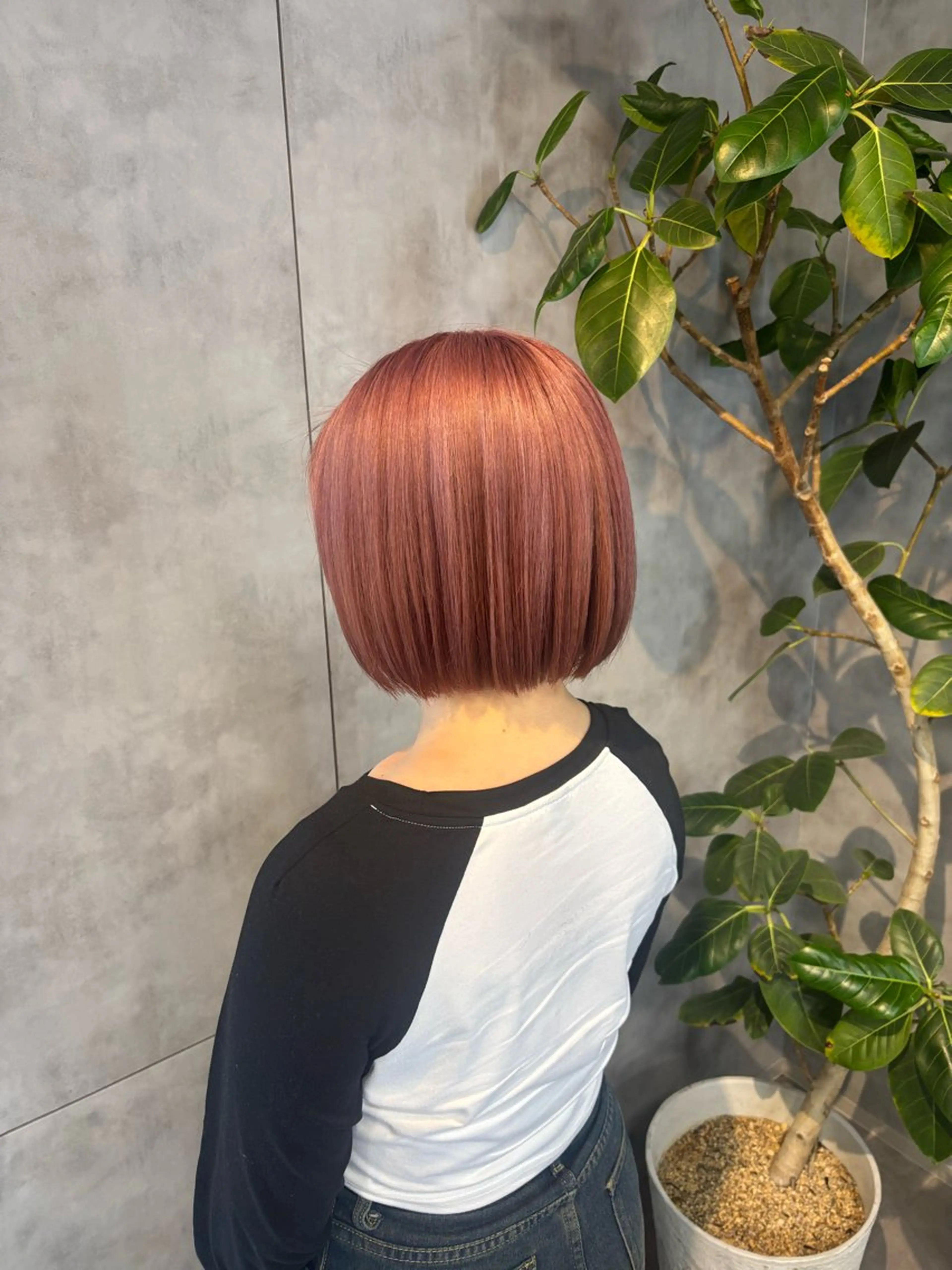 ロング カラー パーマ ヘアアレンジ ヘアカラー トリートメント ヘッドスパ ヘアセット 透明感ブリーチカラー 🌈TOMOHIROのヘアスタイル