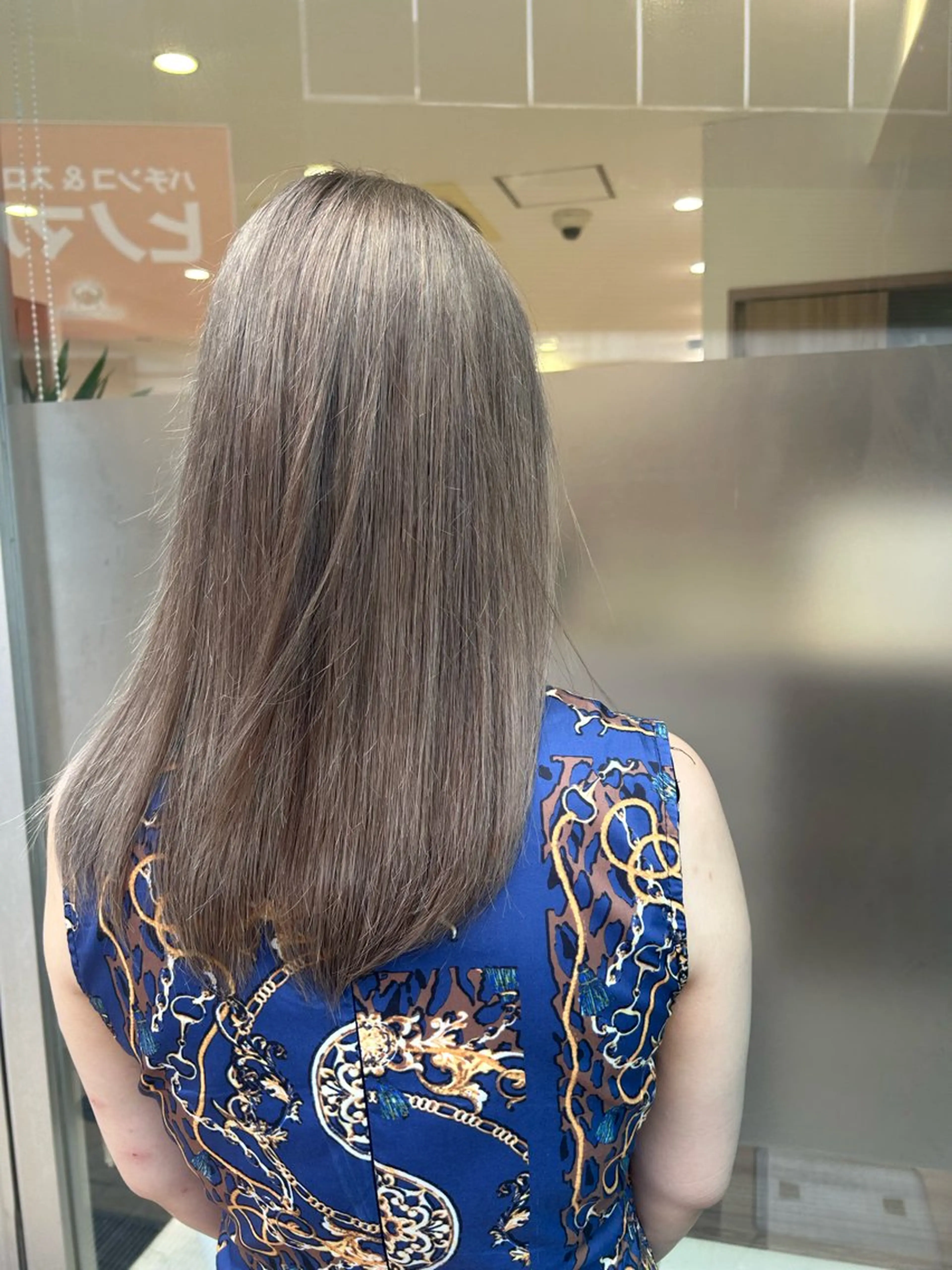 カラー ヘアカラー ハイトーン× デザイン　Runoのヘアスタイル