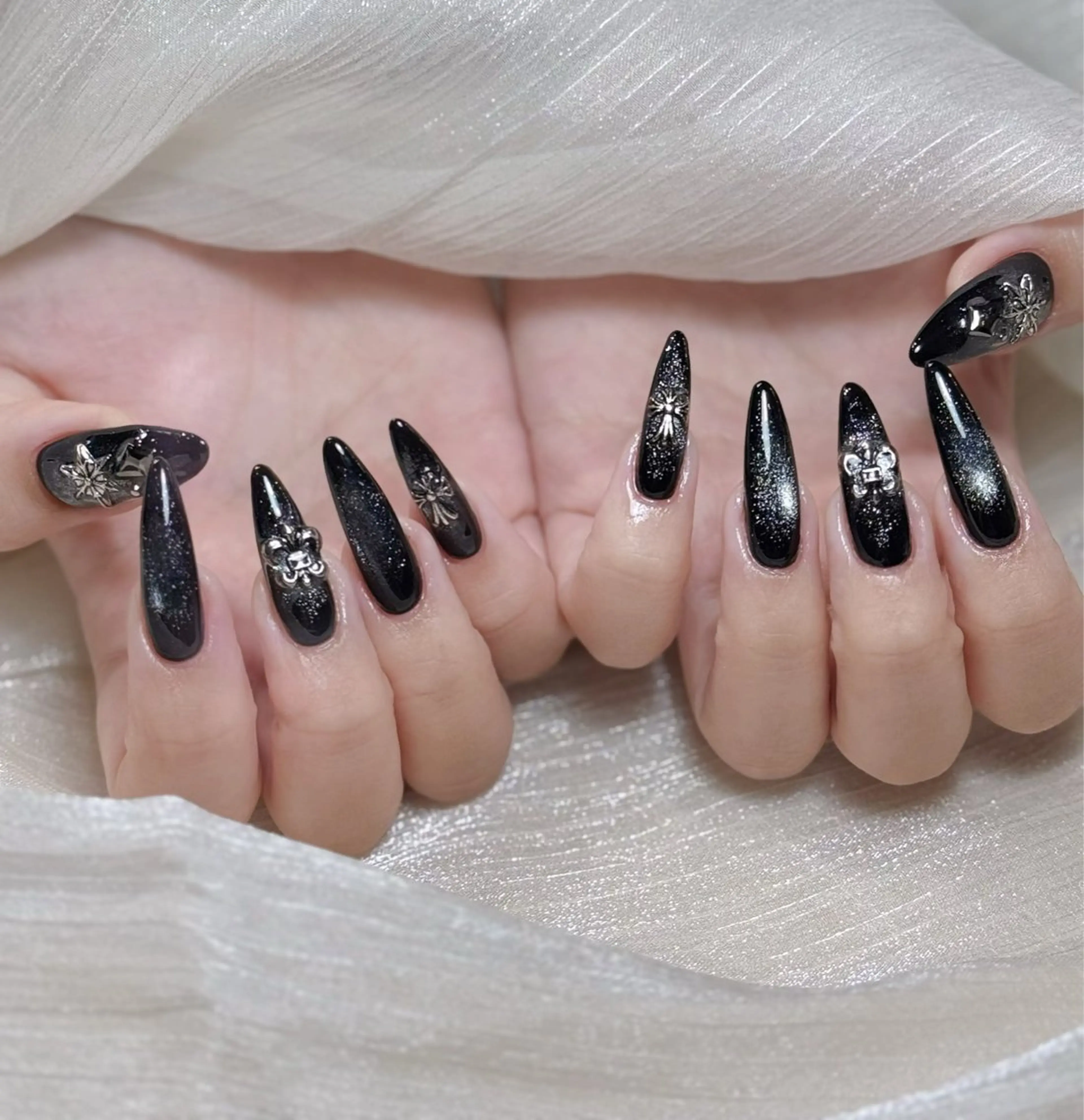 ネイル オーロラネイル チークネイル フットネイル フレンチネイル ジェルネイル ハンドネイル Nichi Nailsのネイルデザイン