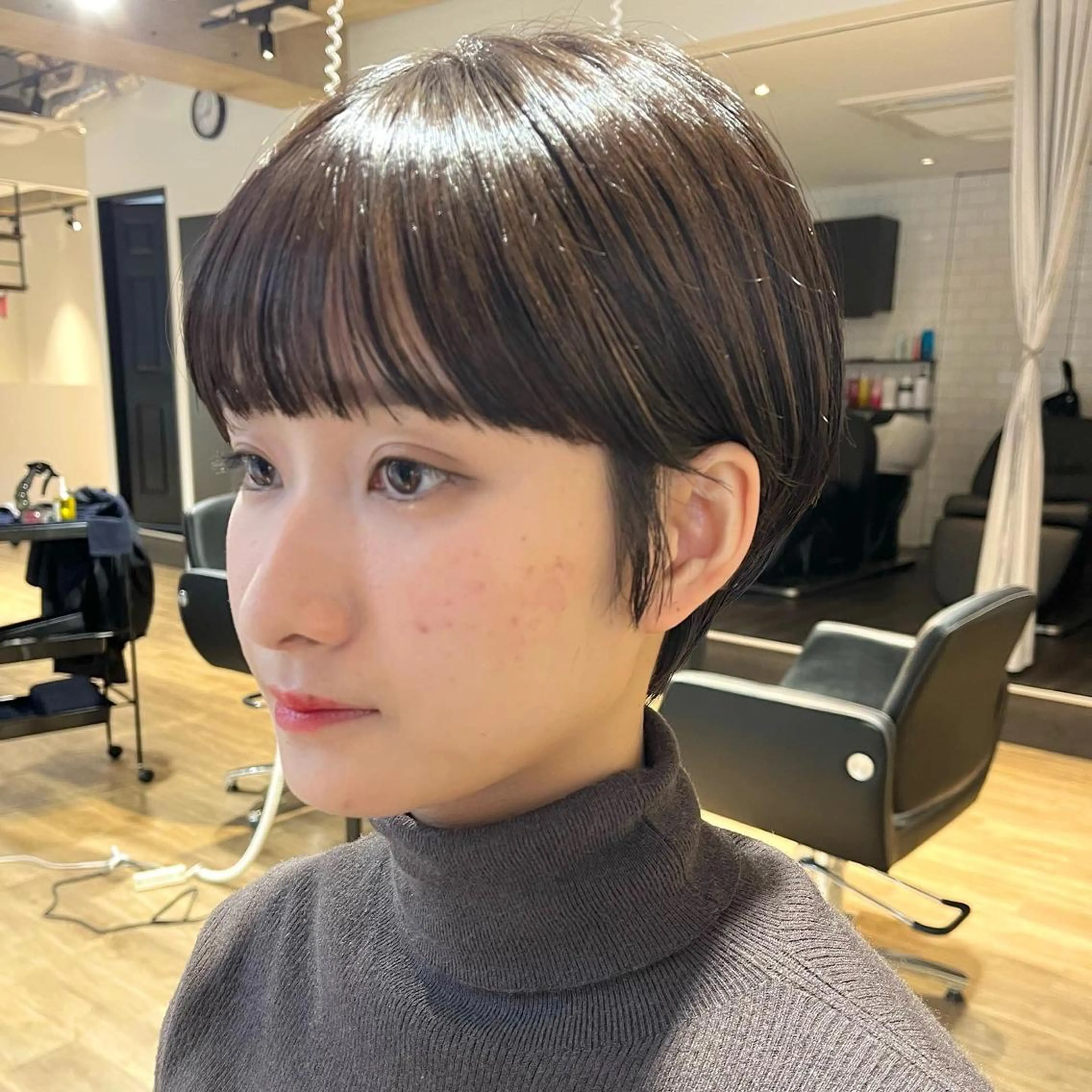 ショート カラー ✨艶髪✨ 奈須晴香のヘアスタイル