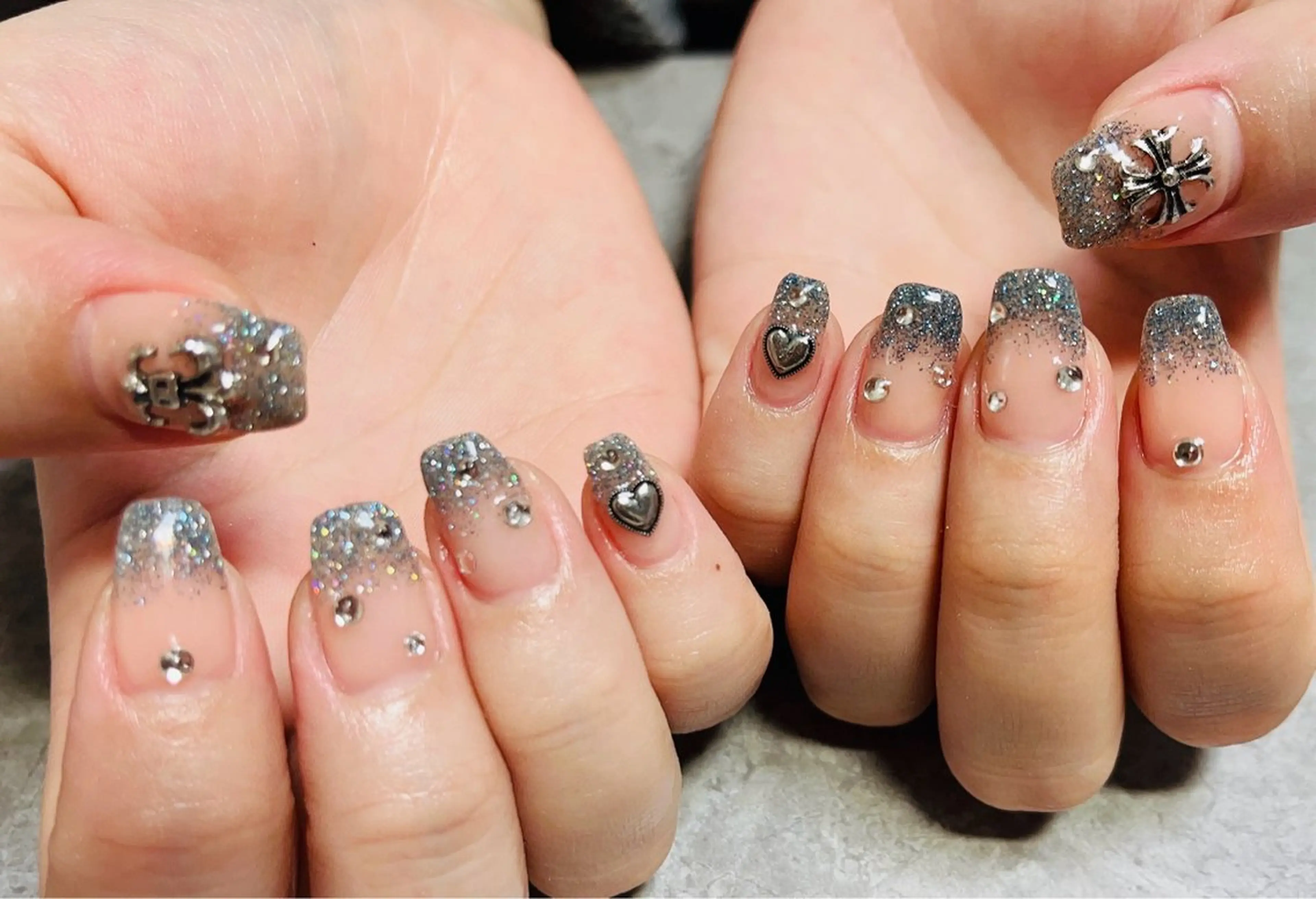 ネイル アートネイル ブルー フラッシュネイル ジェルネイル メンズネイル ハンドネイル ハンドケア ベテランネイル cnc  nailのネイルデザイン