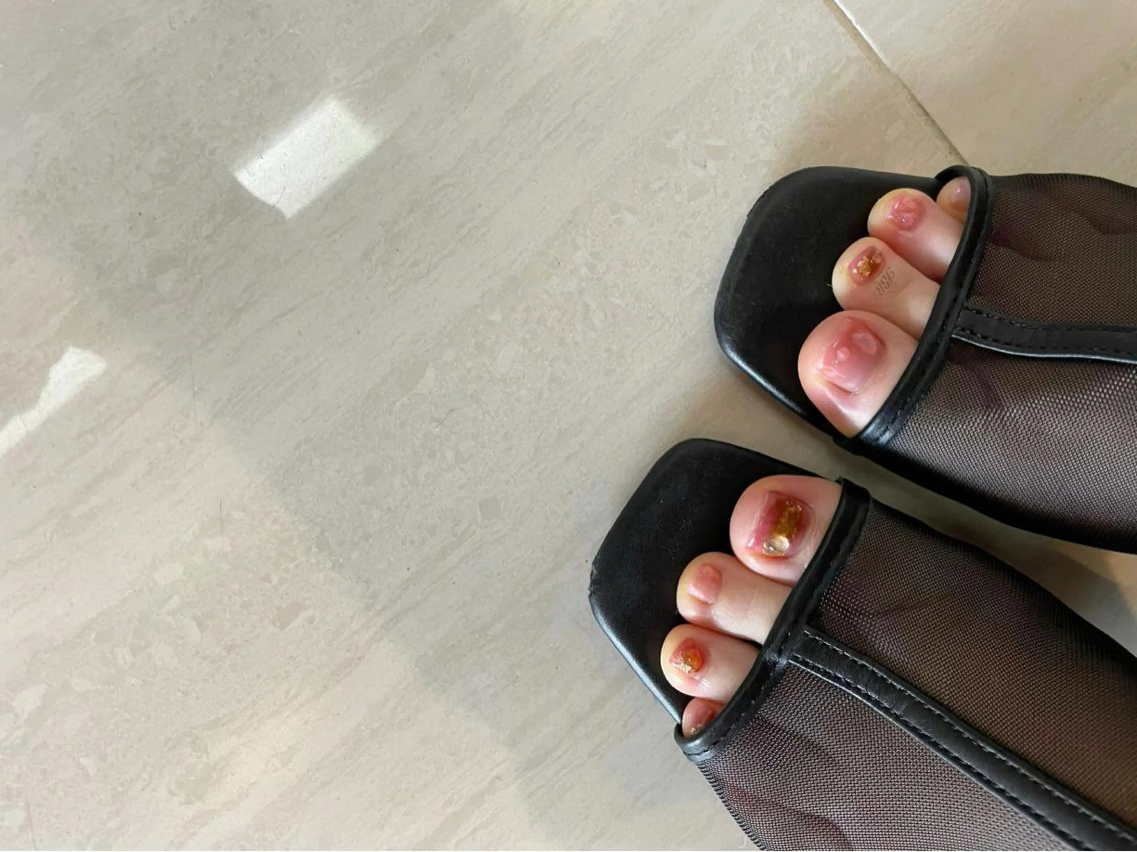 ネイル フットネイル ハンドネイル フットネイル kiii.__ ✴︎*のネイルデザイン