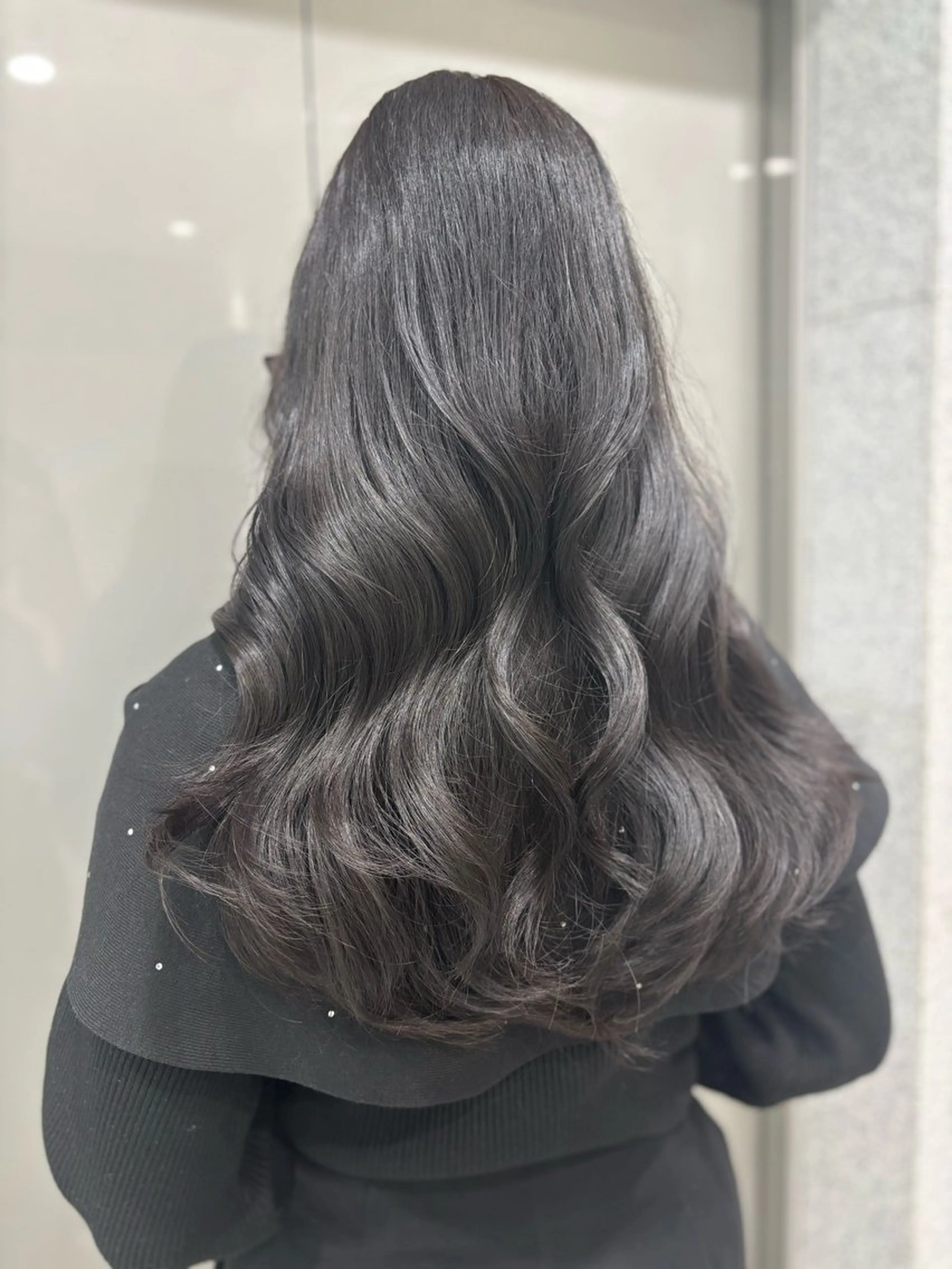 ロング カラー ヘアカラー トリートメント ヘッドスパ ヘアセット 流行りの透明感カラー ×縮毛矯正🤍ユウのヘアスタイル
