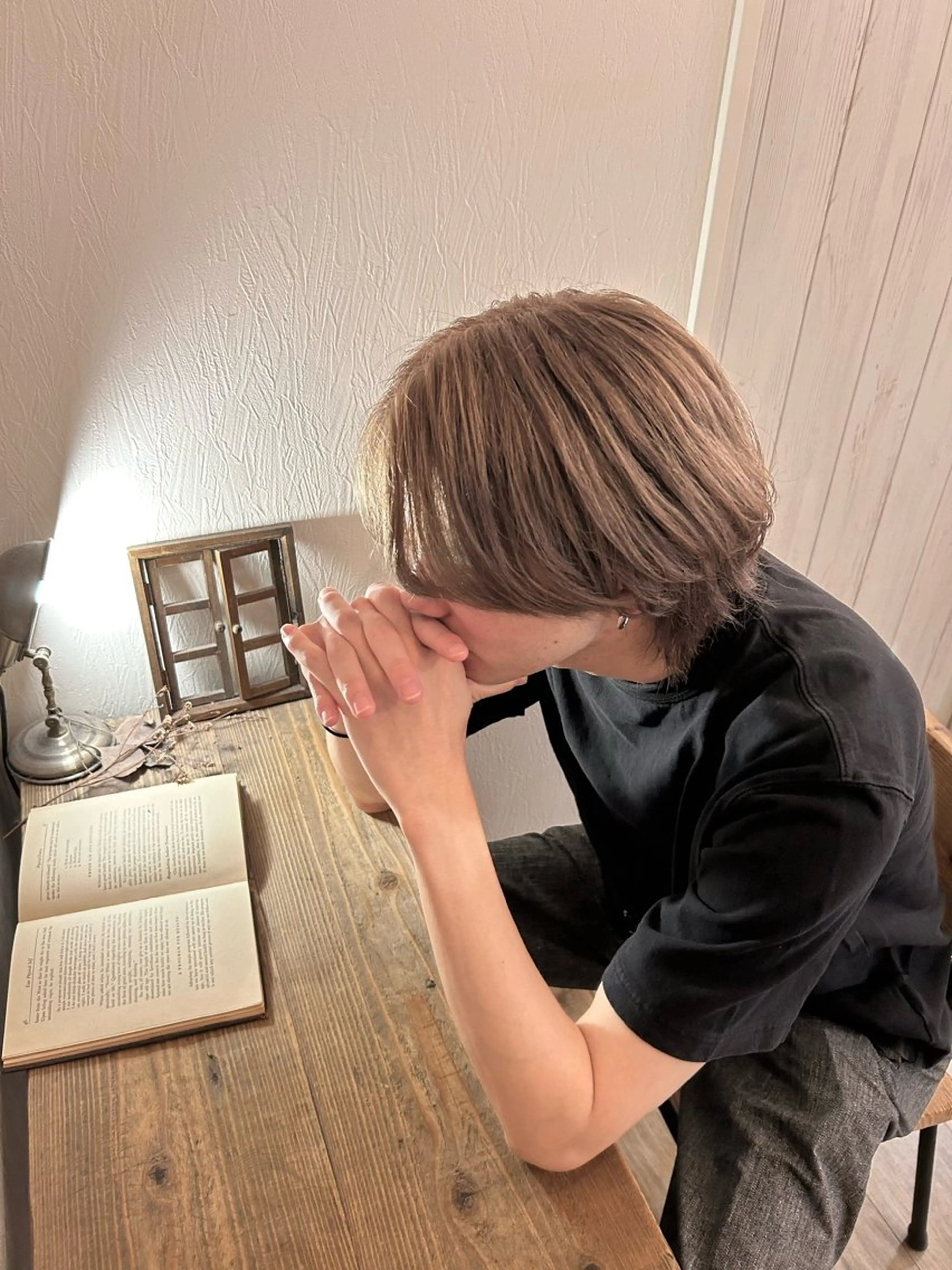 カラー メンズ メンズブリーチ ブリーチ カイト/透明感カラー /艶髪のヘアスタイル