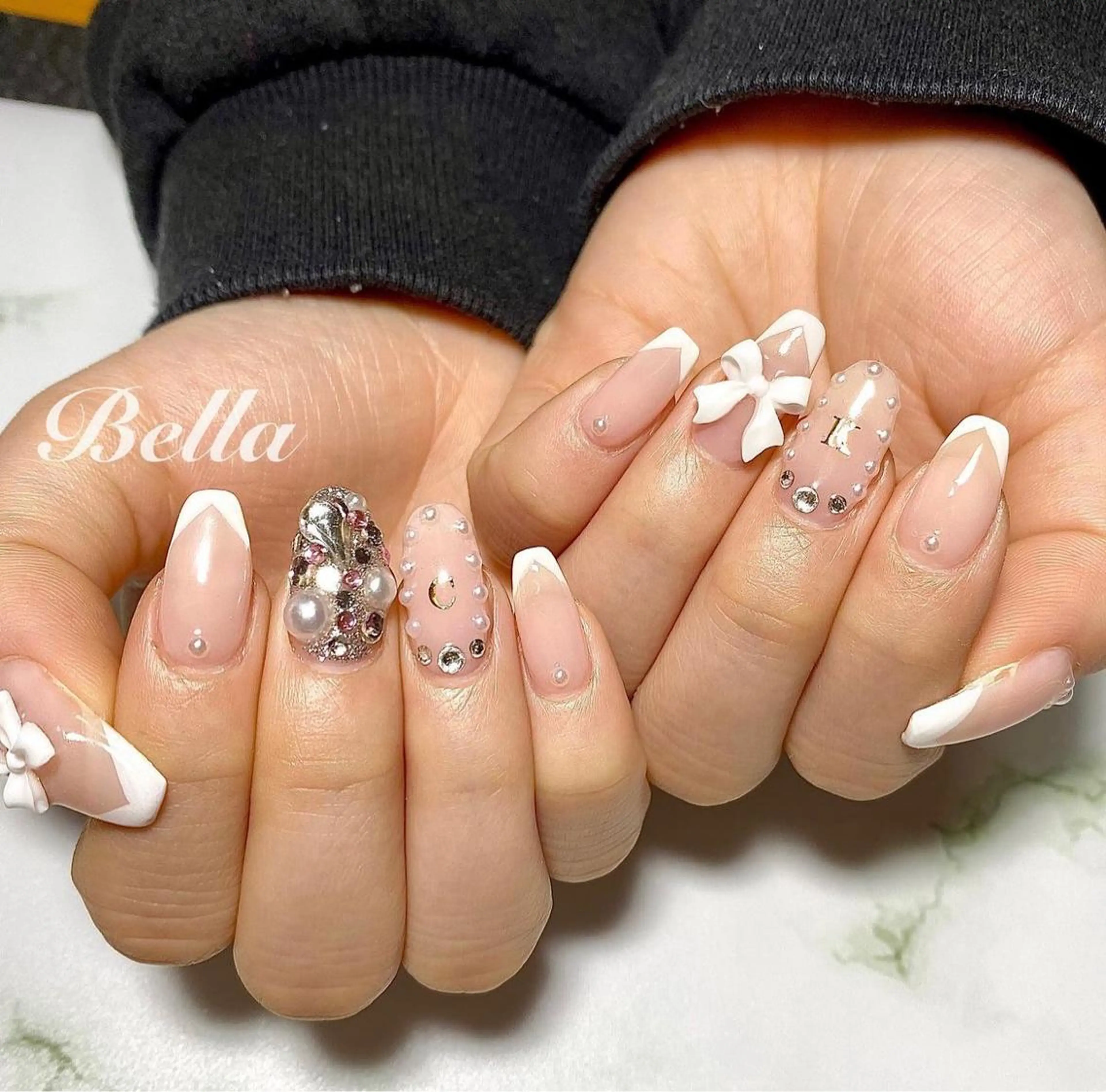 ネイル 𝑩𝒆𝒍𝒍𝒂 𝒏𝒂𝒊𝒍のネイルデザイン